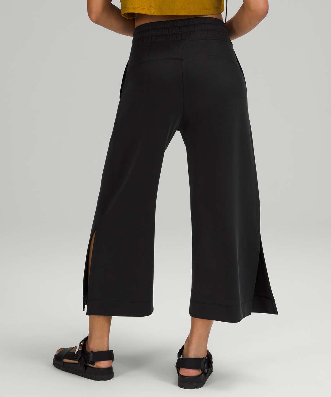 Lululemon Soft Ambitions High Rise Crop *Softstreme - Black