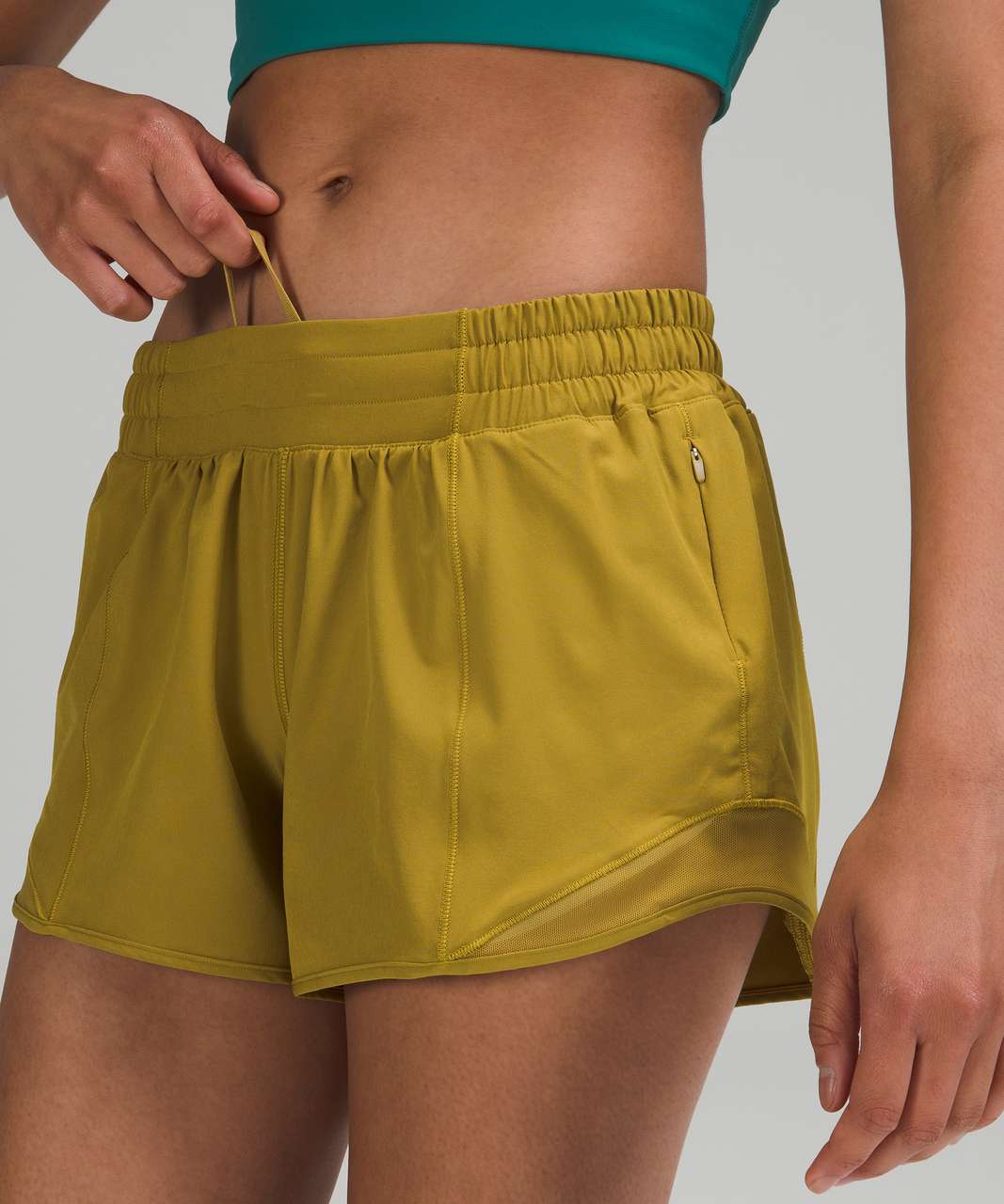 Lululemon Hotty Hot Low Rise Short 4" - Auric Gold