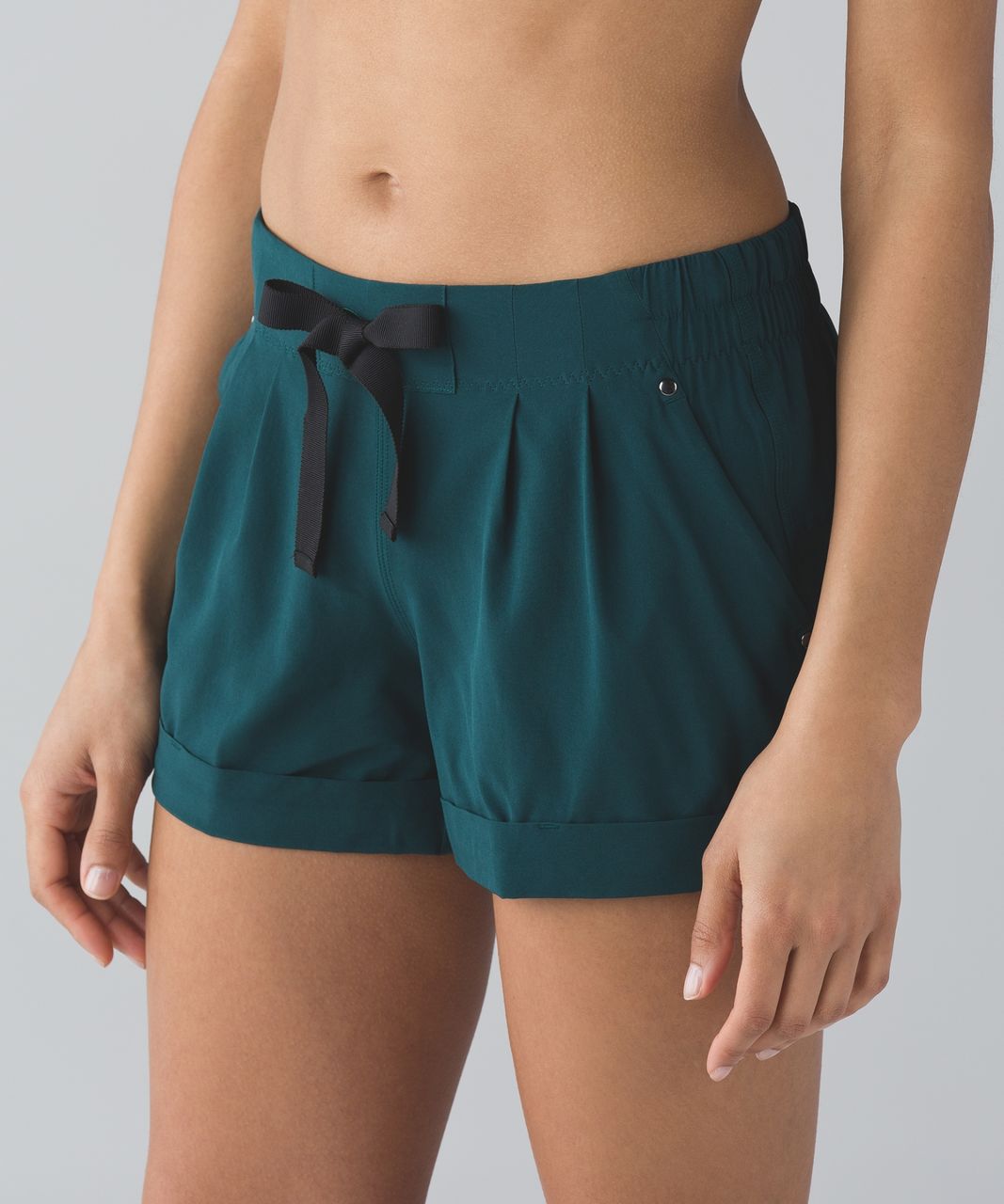 Lululemon Spring Break Away Short - Deep Green