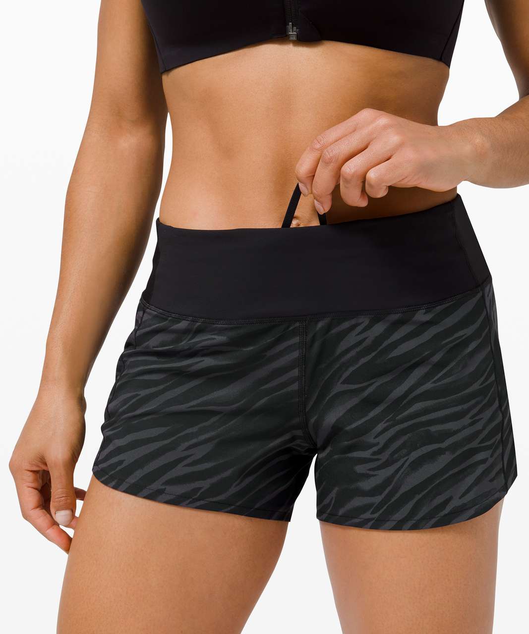 Lululemon Speed Up Mid-Rise Short 4" - Le Tigre Camo Deep Coal Multi / Black