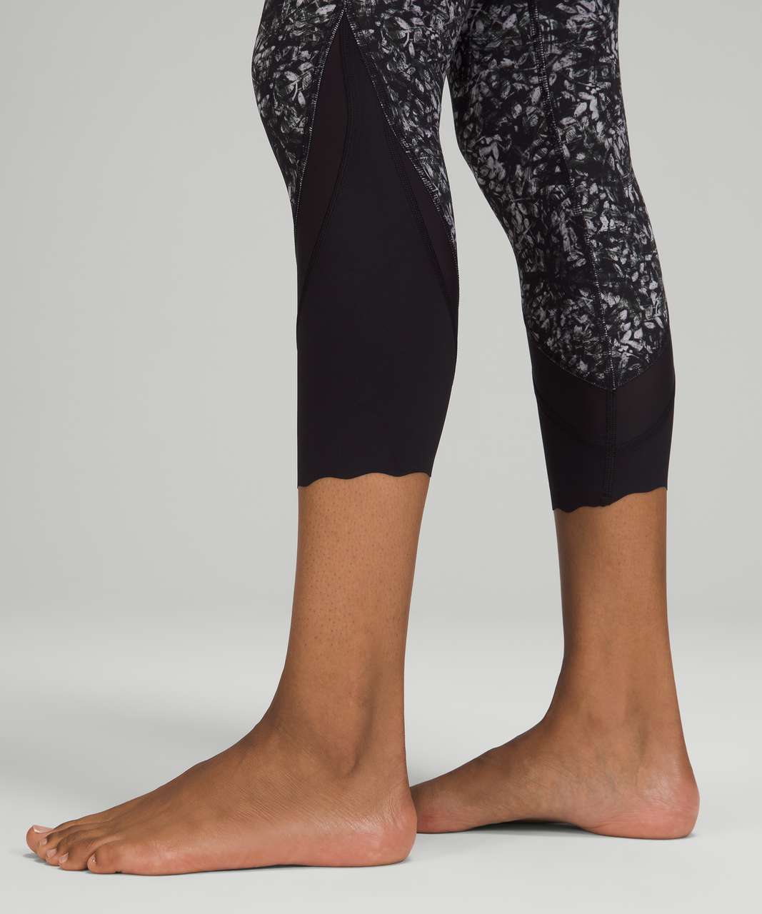 Lululemon Wunder Under Scalloped Hem High-Rise Crop 23" *Updated Full-On Luxtreme - Blossom Overlay Starlight Multi