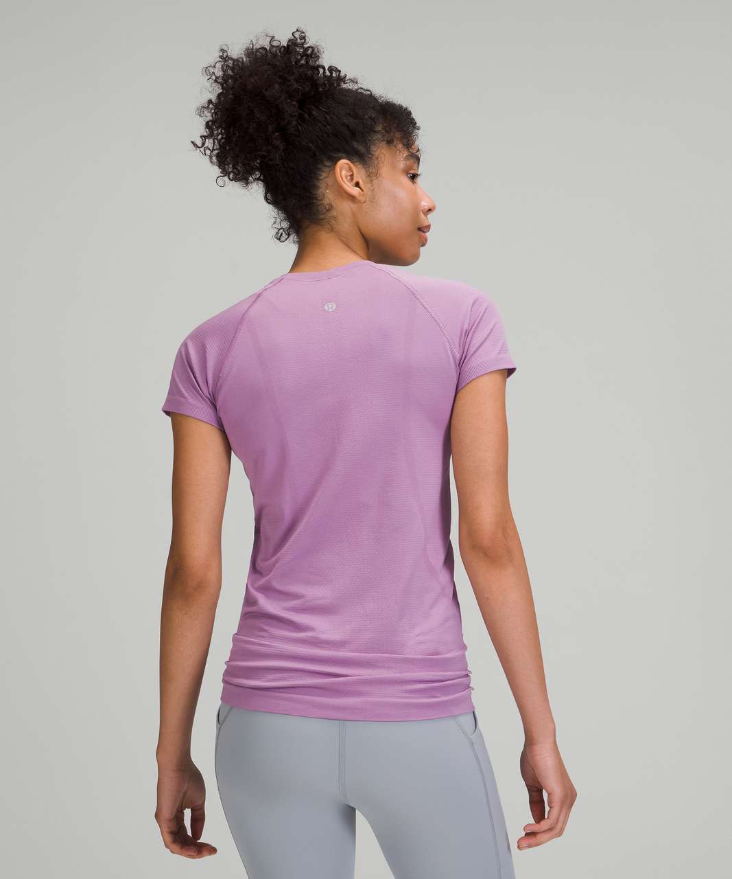 NEW Women Lululemon Swiftly Tech Short Sleeve 2.0 Wisteria Purple Size 10