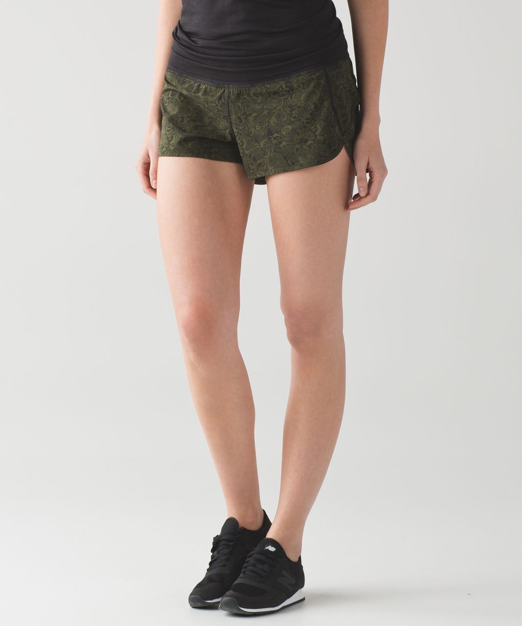 Lululemon Heritage 365 Camo Crispin Green Multi Olive Speed Up Short 4  Lined 10