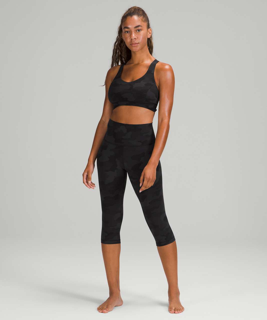 Lululemon Women's Active Crop 17'' Color Melanite Size 8 Stretch Mesh