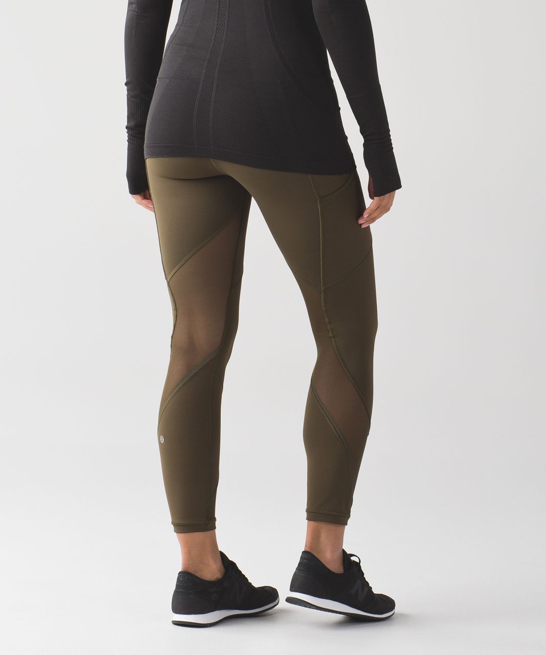 Lululemon Outrun Tight - Military Green 