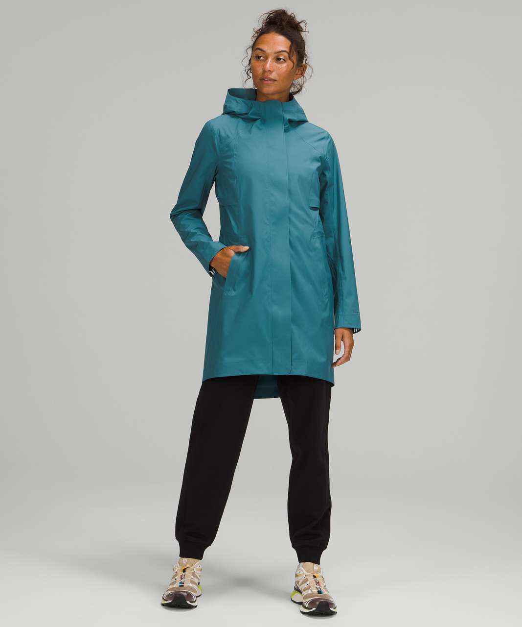  Lululemon Rain Rebel Jacket (Size 2, Capture Blue) : Clothing,  Shoes & Jewelry