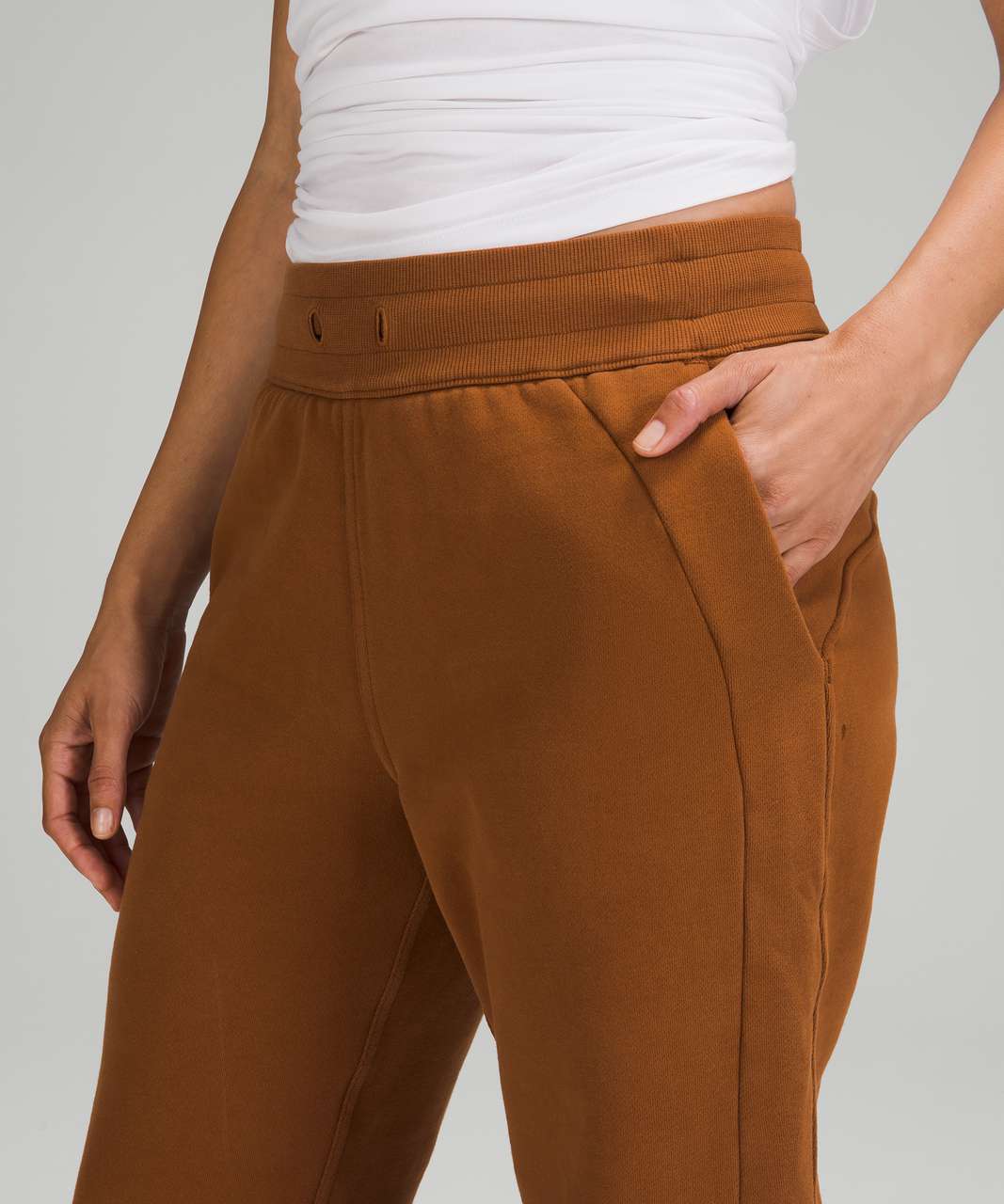 Lululemon Women's Scuba High Rise Joggers Size 6 Date Brown DTBN pants  maroon