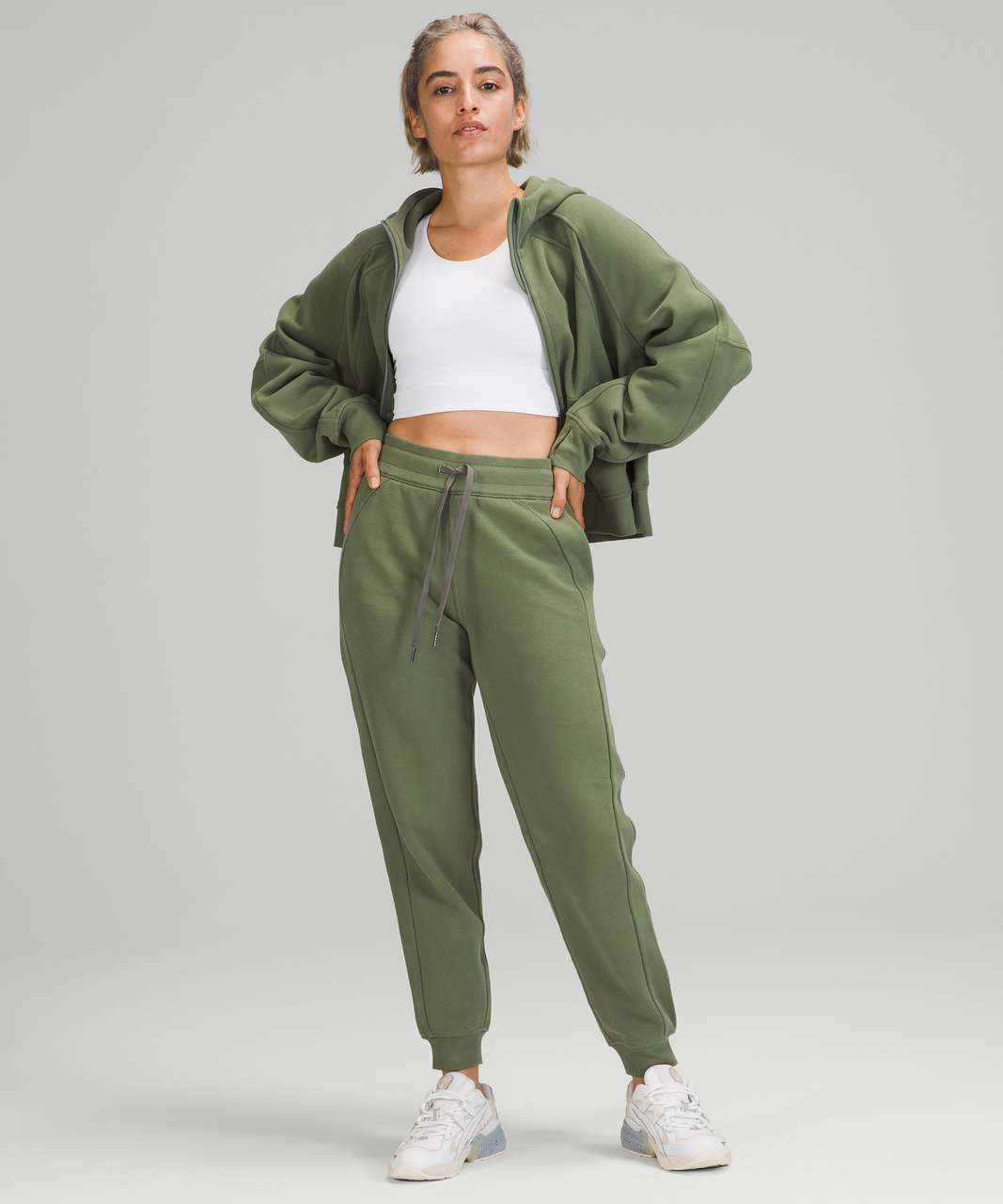 NWT Women's Lululemon Scuba HR Relaxed Jogger Sweatpants GRNJ Green Size 14