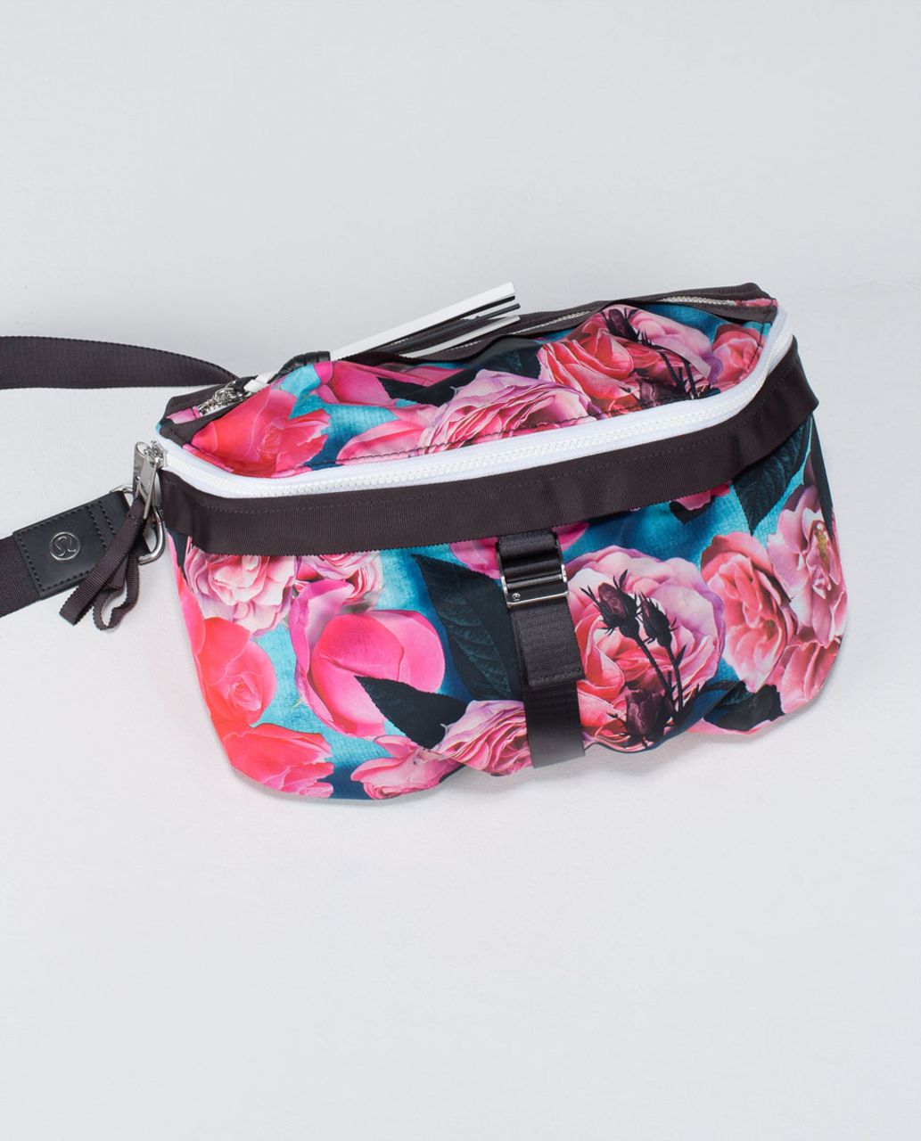 Lululemon Go Lightly Bag - Secret Garden