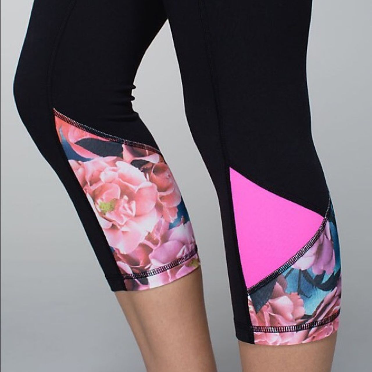 Lululemon Embody Crop *Full-On Luon - Black / Secret Garden / Pow Pink Light