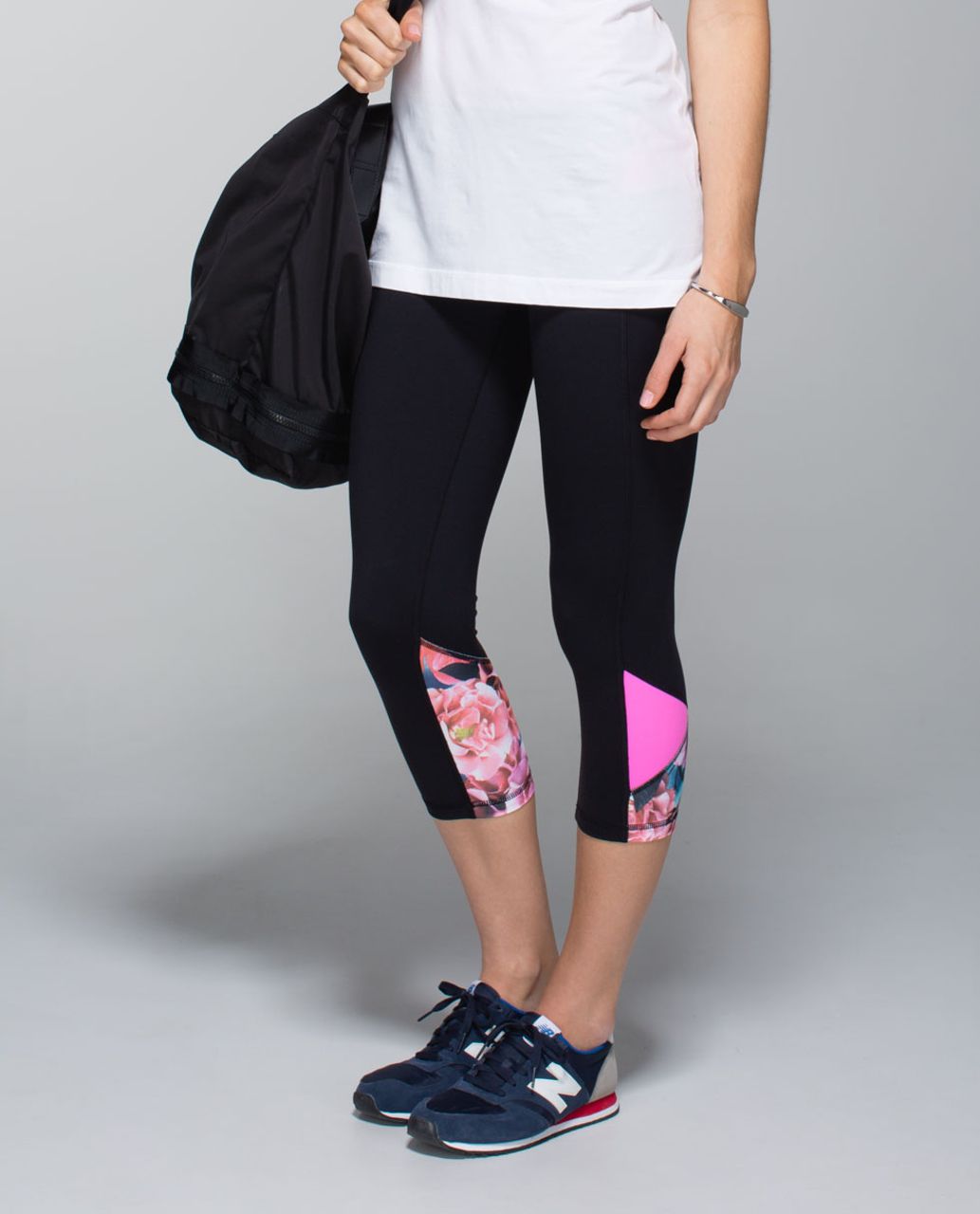 Lululemon Embody Crop *Full-On Luon - Black / Secret Garden / Pow Pink Light