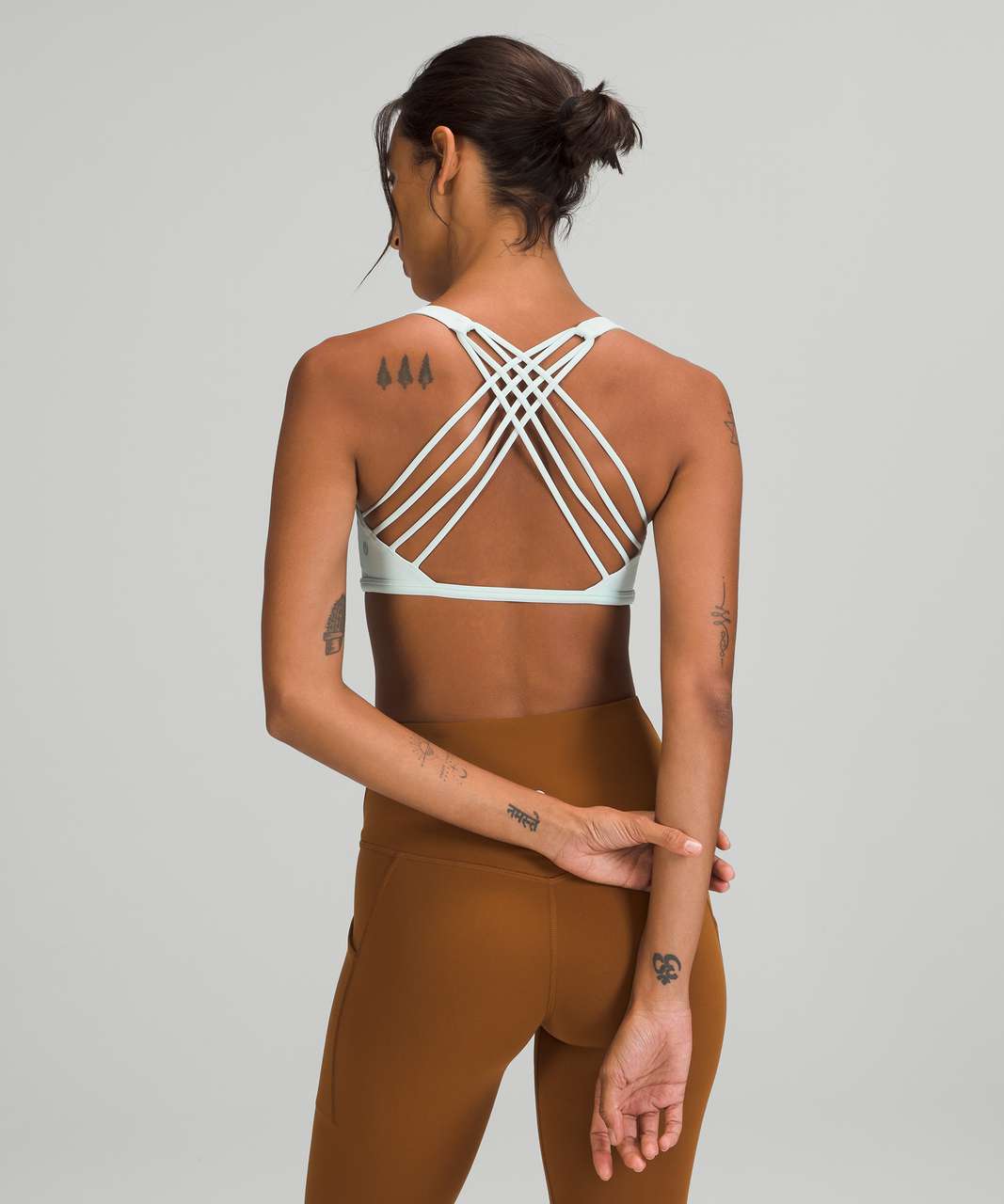 https://storage.googleapis.com/lulu-fanatics/product/66394/1280/lululemon-free-to-be-bra-wild-light-support-a-b-cup-ocean-air-048096-362274.jpg