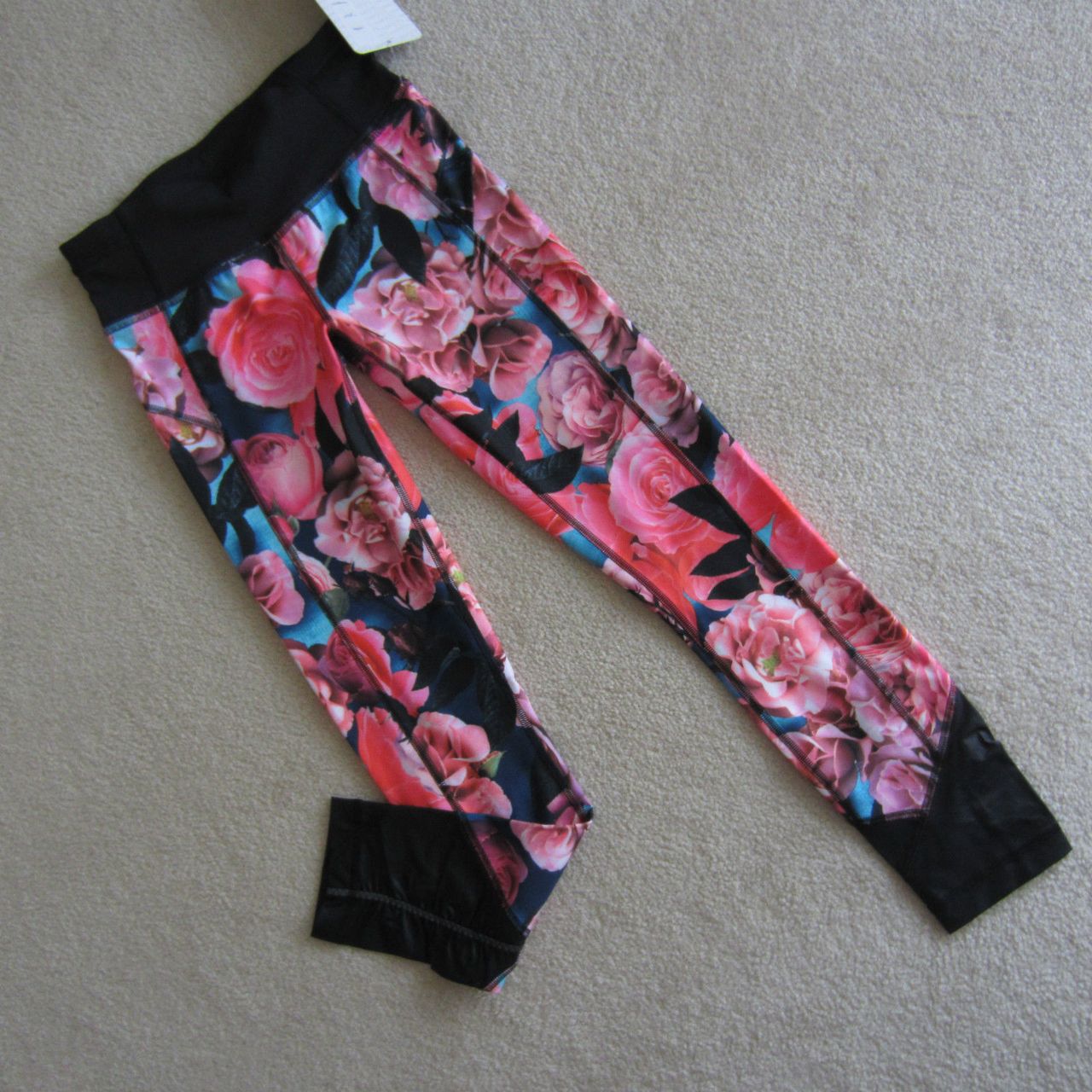 Lululemon Pace Queen Tight - Secret Garden / Black