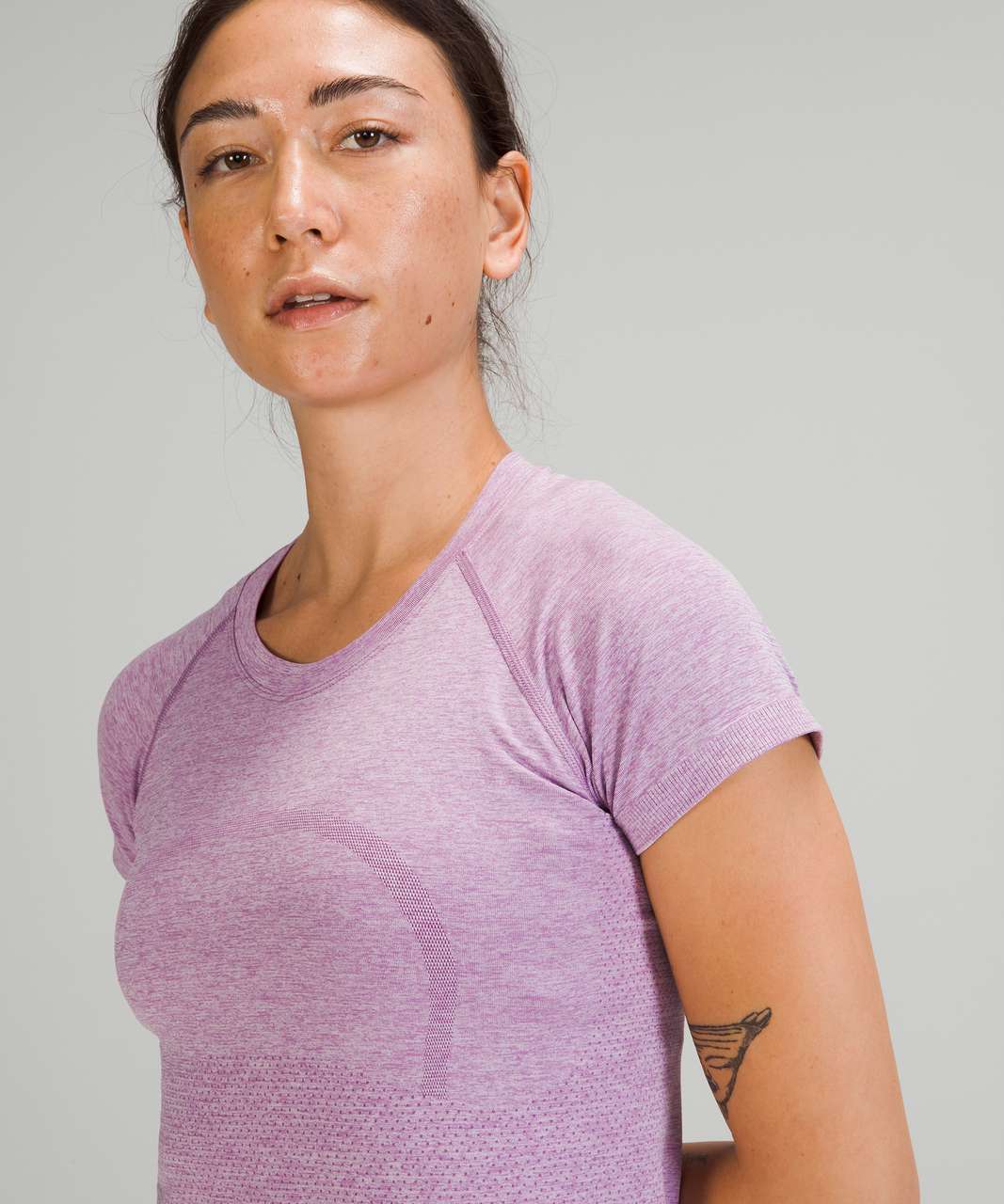 LULULEMON SWIFTLY BREATHE SHORT SLEAVE TOP WISTERIA PURPLE SIZE-4/XS-6/S  NEW