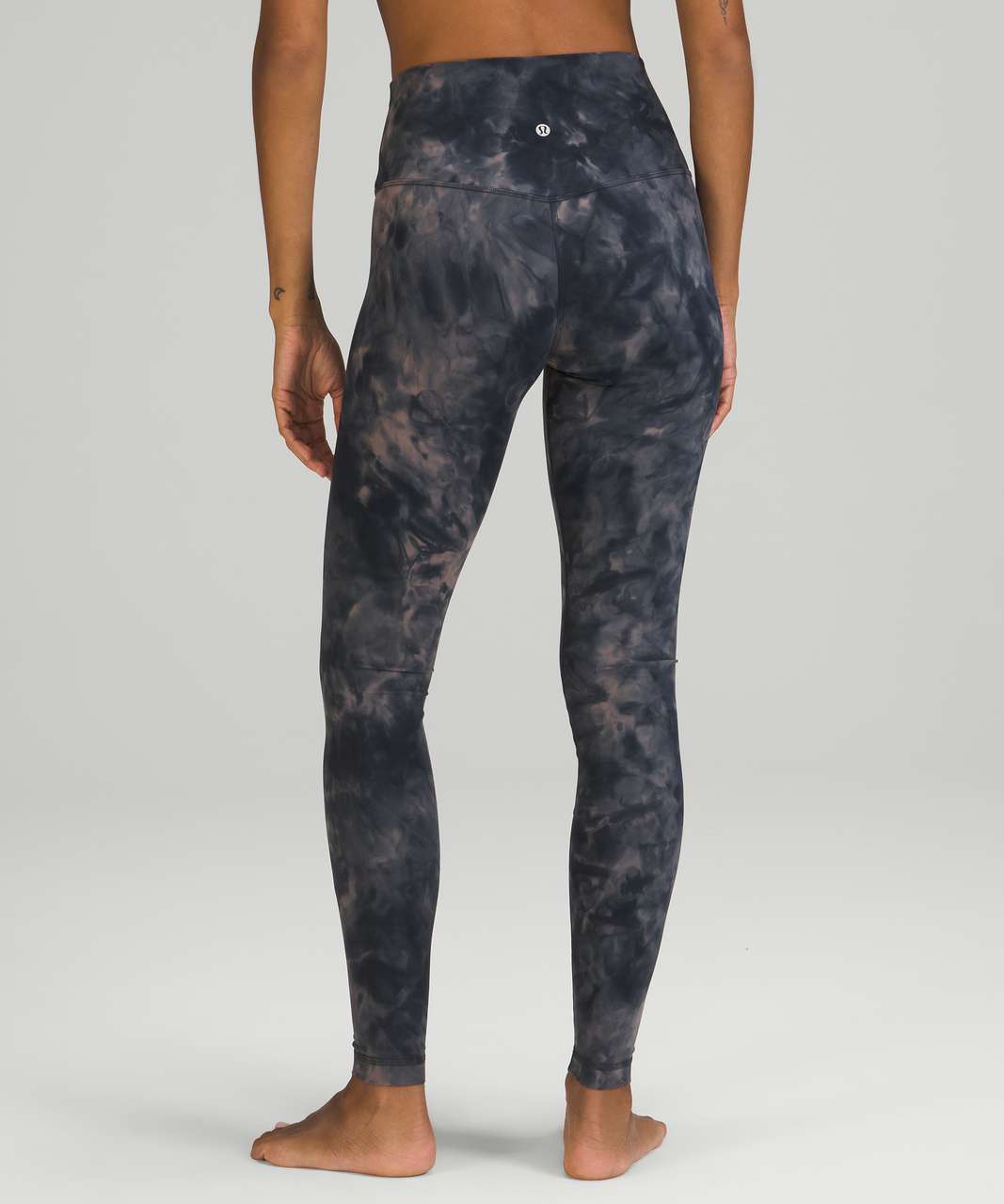 https://storage.googleapis.com/lulu-fanatics/product/66489/1280/lululemon-lululemon-align-high-rise-pant-28-diamond-dye-lunar-rock-true-navy-051024-362734.jpg