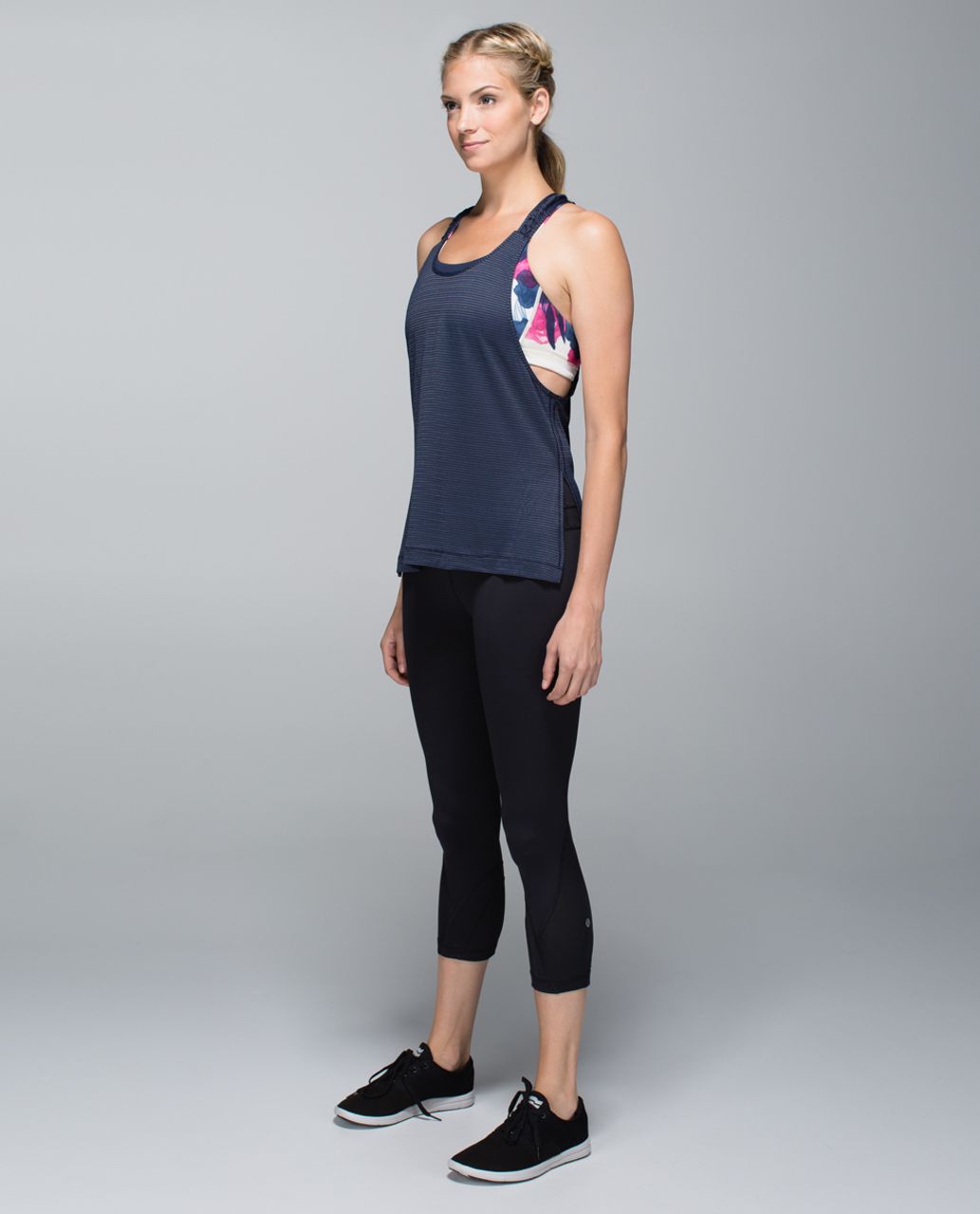 Lululemon Stash It Tank - Inkwell / Inky Floral Ghost Inkwell Bumble Berry / Bumble Berry