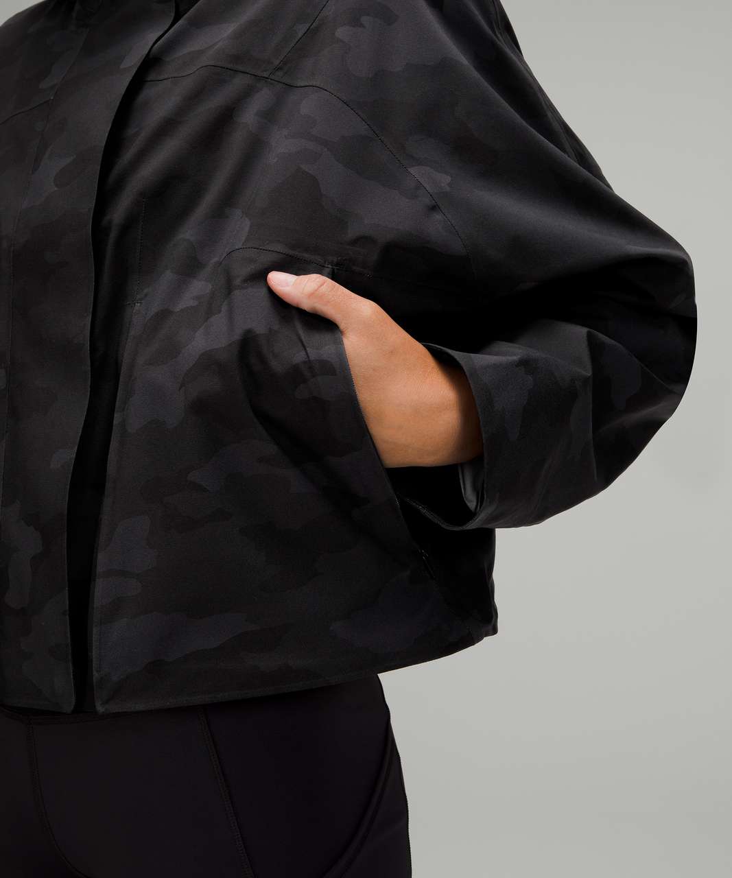 Lululemon Rain Chaser Jacket - Heritage 365 Camo Deep Coal Multi