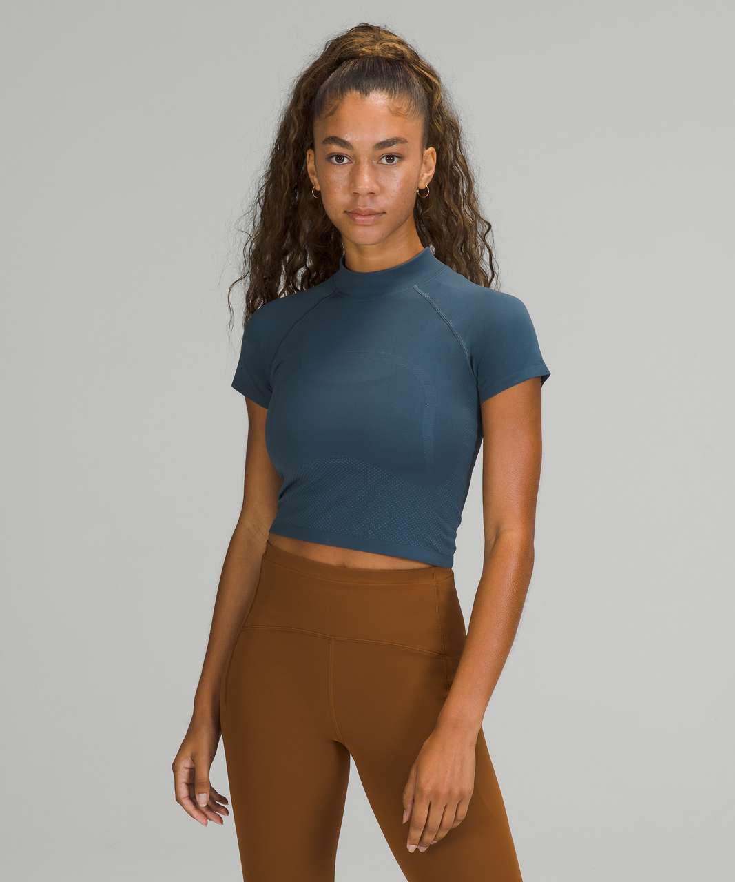 Lululemon Swiftly Cropped Mock Neck T-Shirt - Iron Blue / River Blue