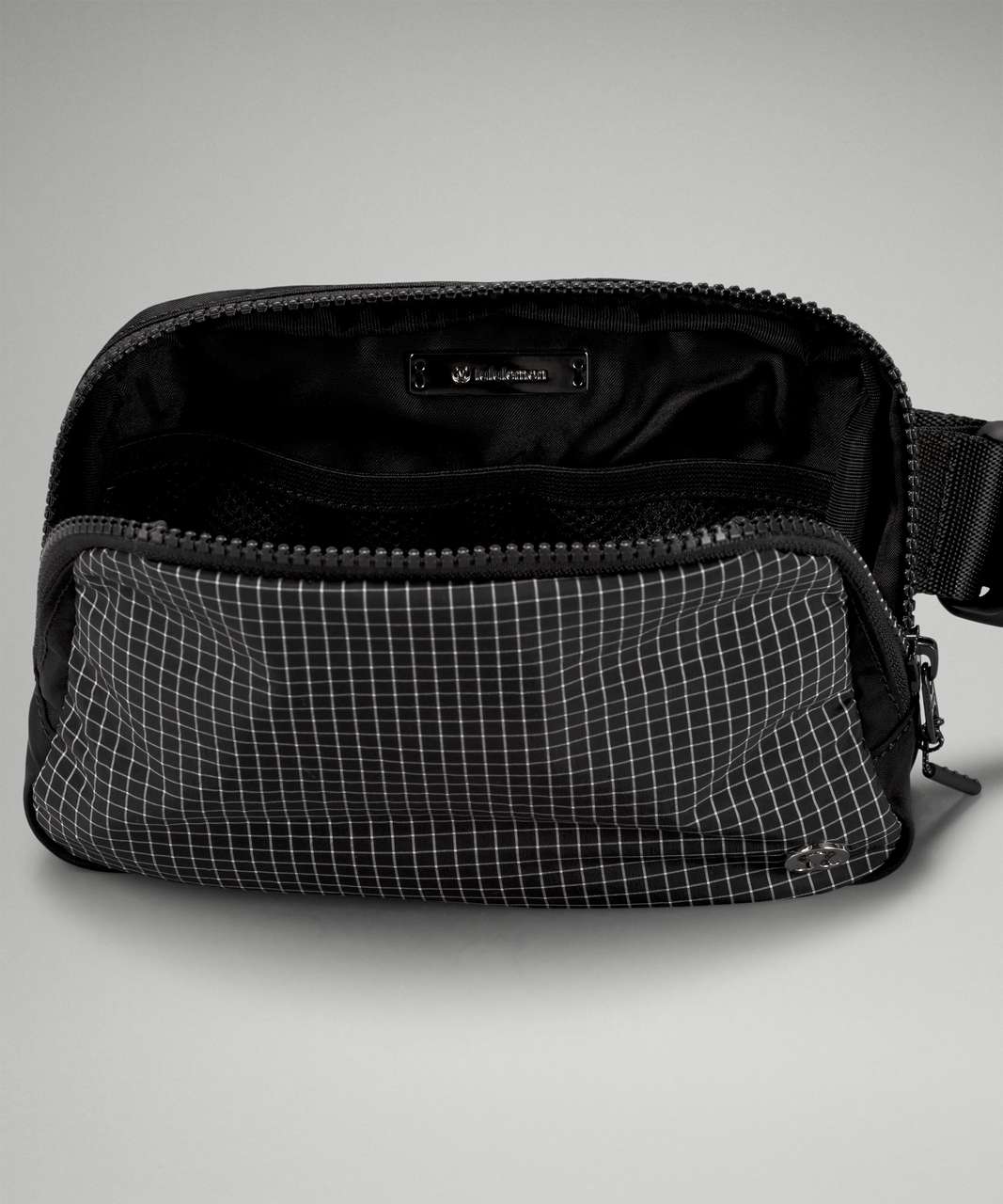 Lululemon Everywhere Belt Bag 1L - Black / White - lulu fanatics