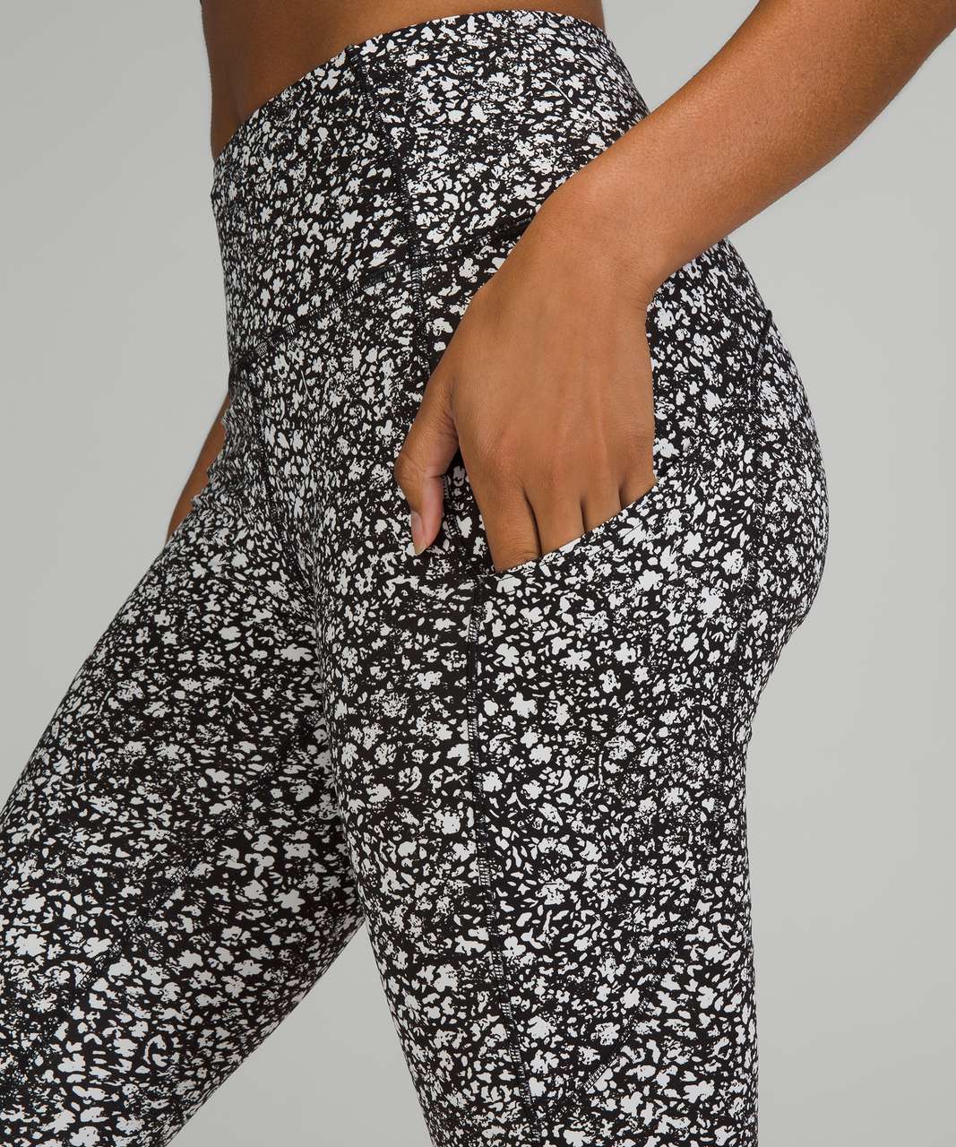 Lululemon Fast and Free High-Rise Tight 25" *Nulux - Venture Floral Alpine White Black