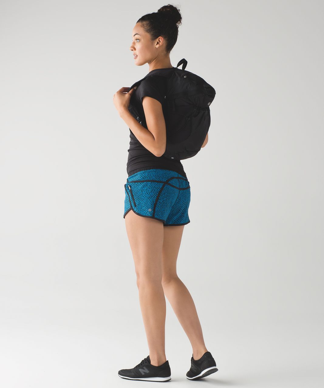 Lululemon Tracker Short IV - Scatter Star Beach Blanket Blue Black / Black