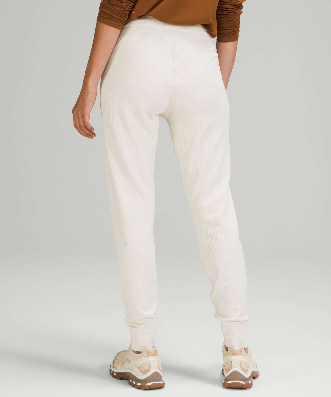 New W. Tag Lululemon Engineered Warmth Relaxed Jogger Pant White Size 6