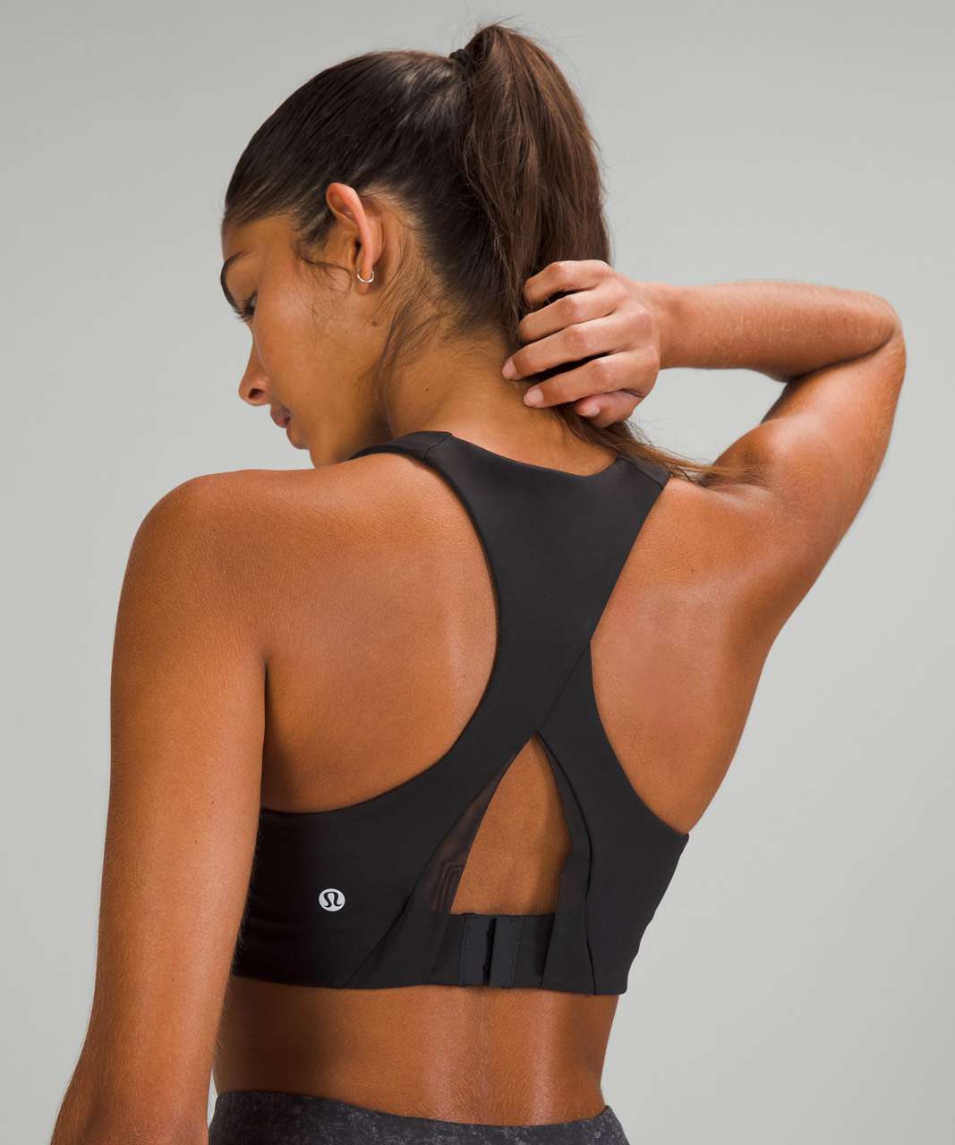 https://storage.googleapis.com/lulu-fanatics/product/67323/1280/lululemon-invigorate-bra-high-support-b-c-cups-black-0001-366430.jpg