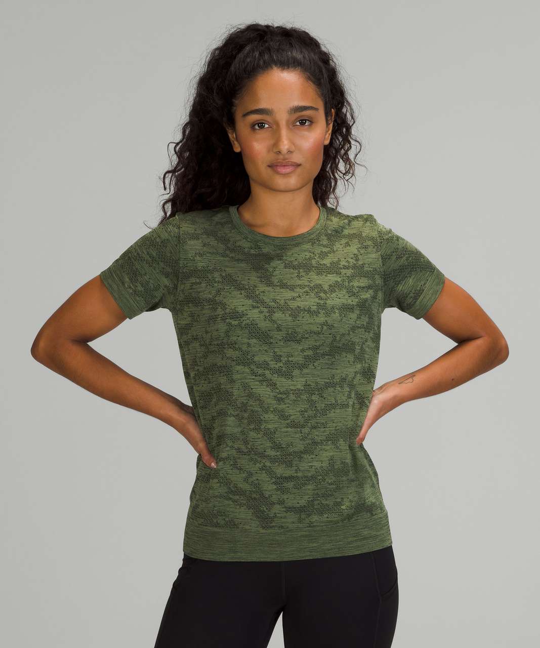 Lululemon Swiftly Breathe Short Sleeve In Floral Fauna Black/rhino Grey