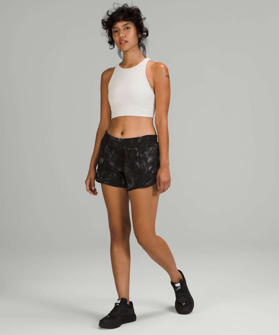 Lululemon Hotty Hot Low-Rise Lined Short 4 - Aquila Black Multi