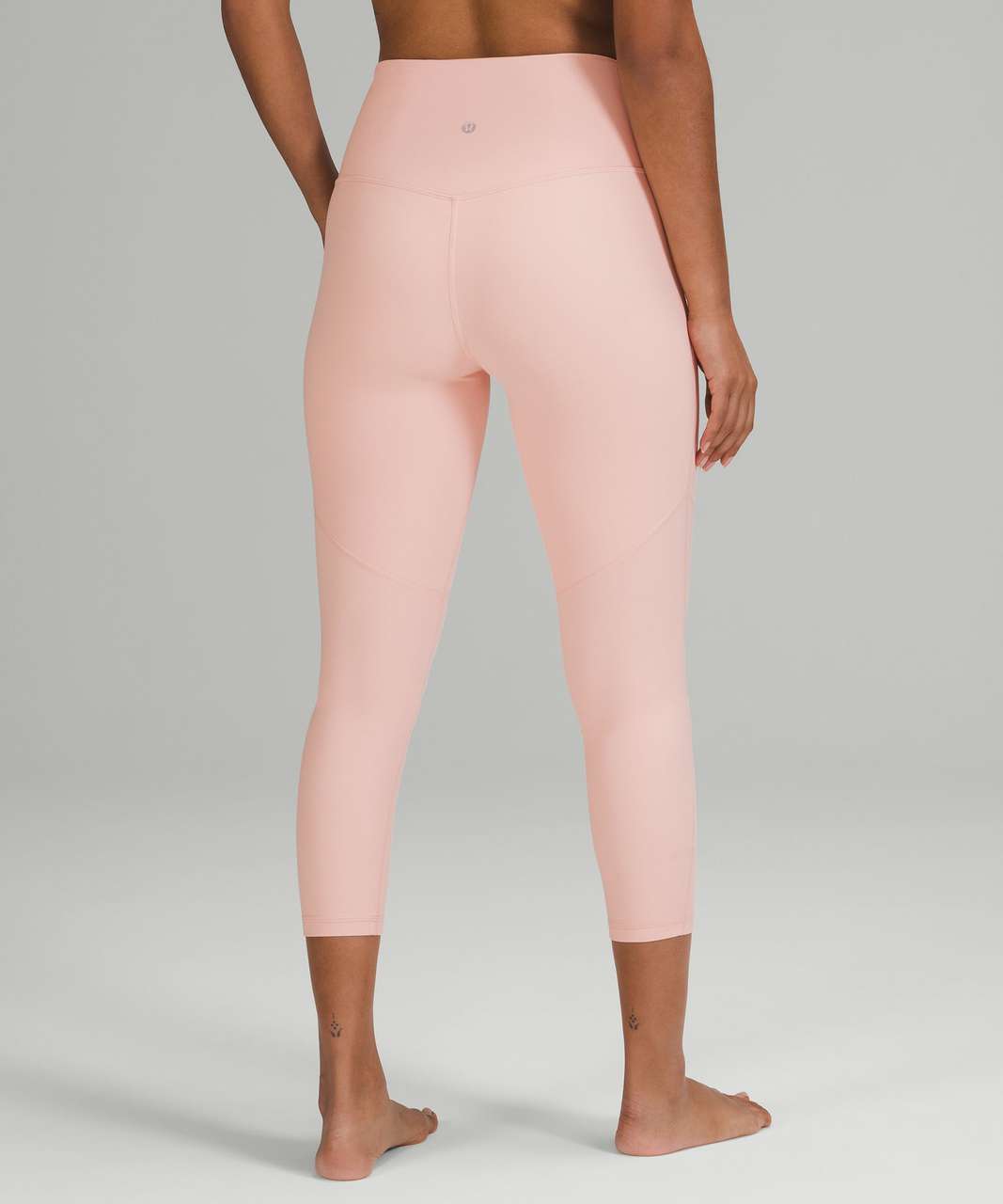 Nulu cropped slim yoga SA was an instant buy for me when I tried it on in  store. Beautiful baby pink and super flattering fit. I did size up to a 6