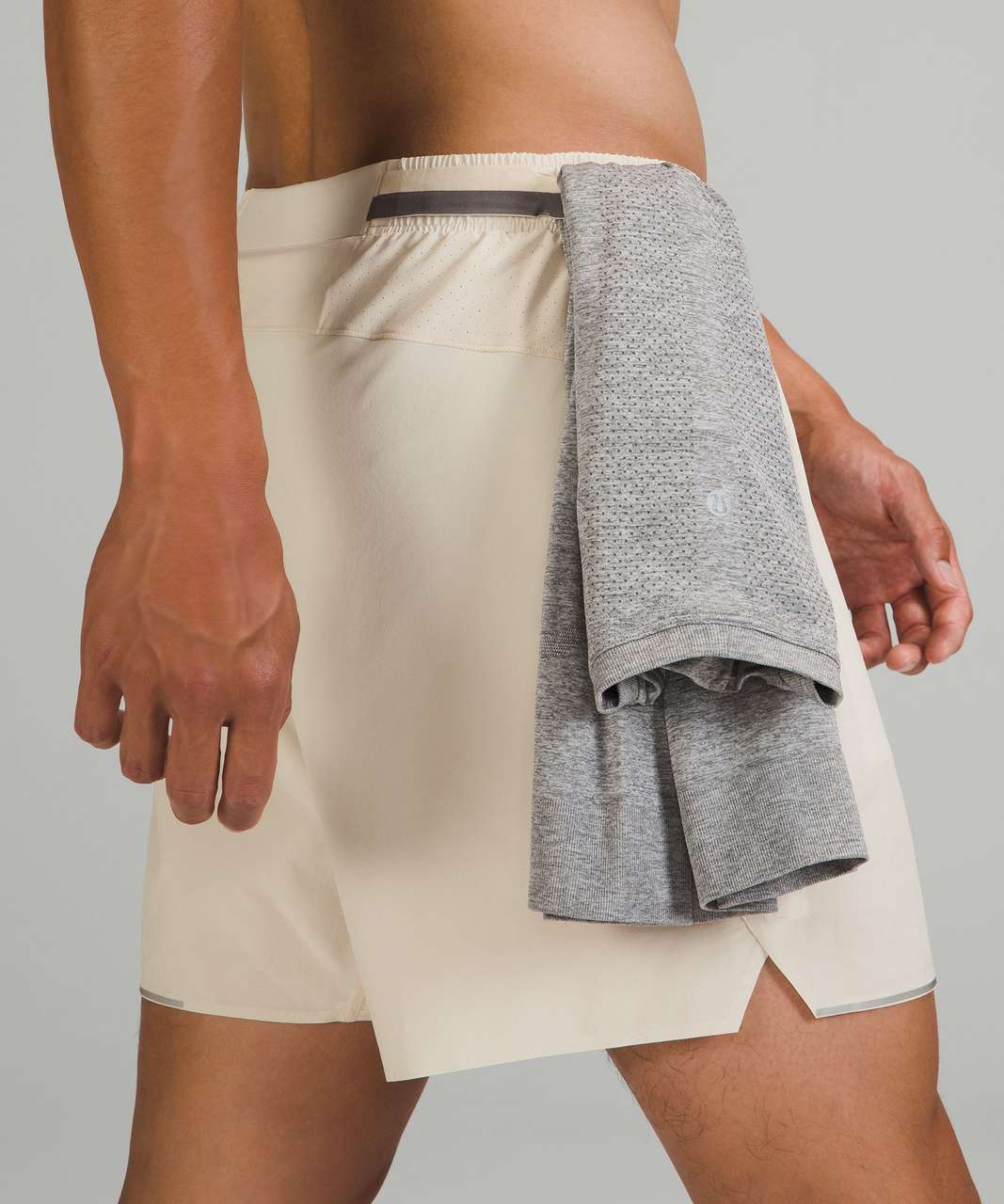 loving my white opal 6” Surge shorts! LINER FITS AN IPHONE 7+! 😊 :  r/Lululemen