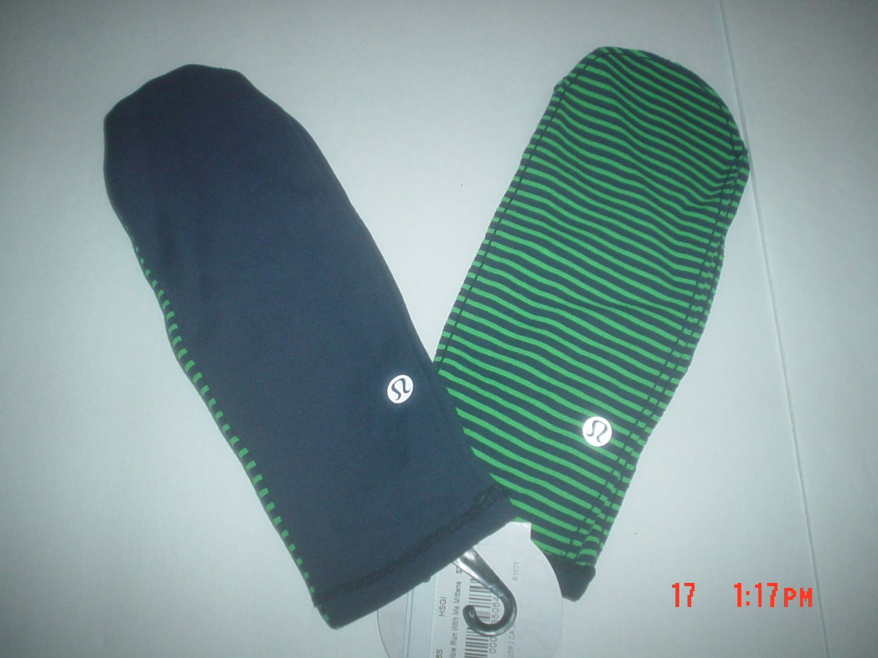 Lululemon Run With Me Mittens - Hyper Stripe Green Bean / Inkwell