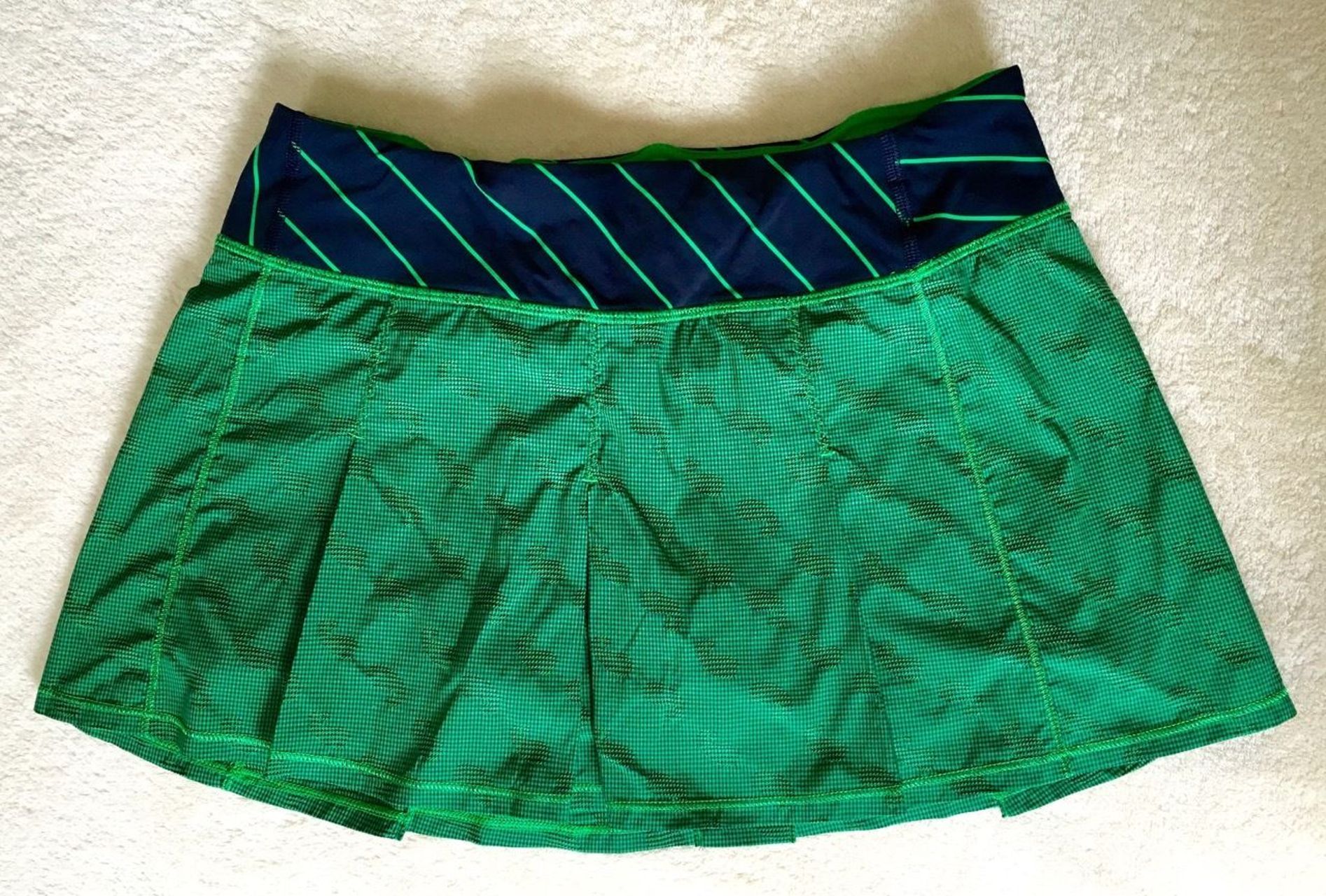 Lululemon Fast Cat Skirt - Green Bean / Inkwell / Slalom Stripe Inkwell