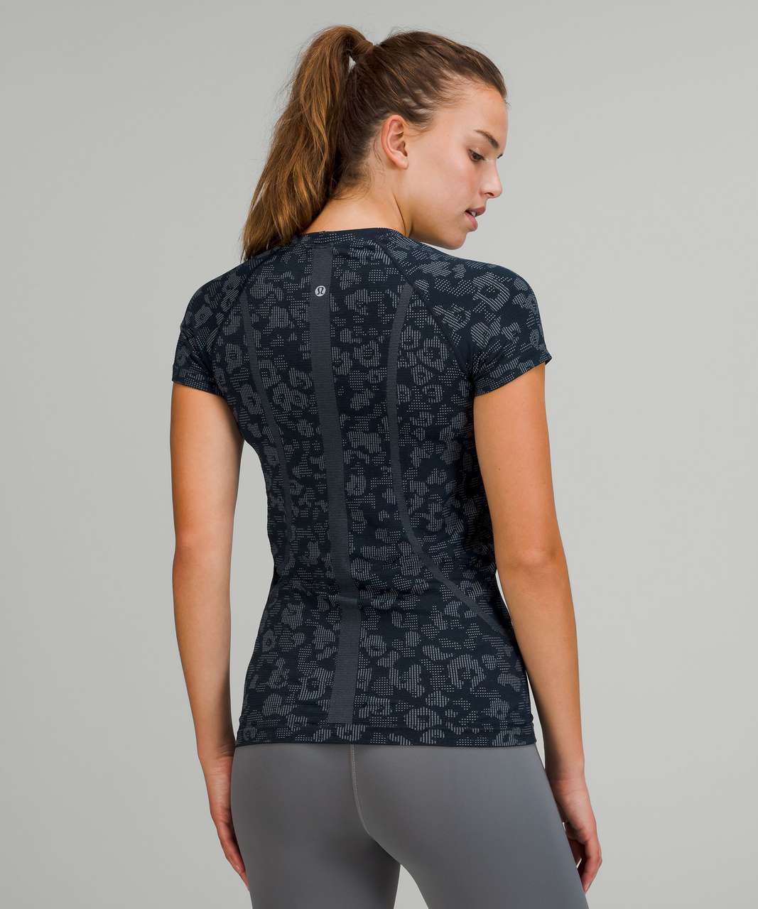 Lululemon Swiftly Tech Short Sleeve Shirt 2.0 - Dappled Floral True Navy /  Ocean Air - lulu fanatics