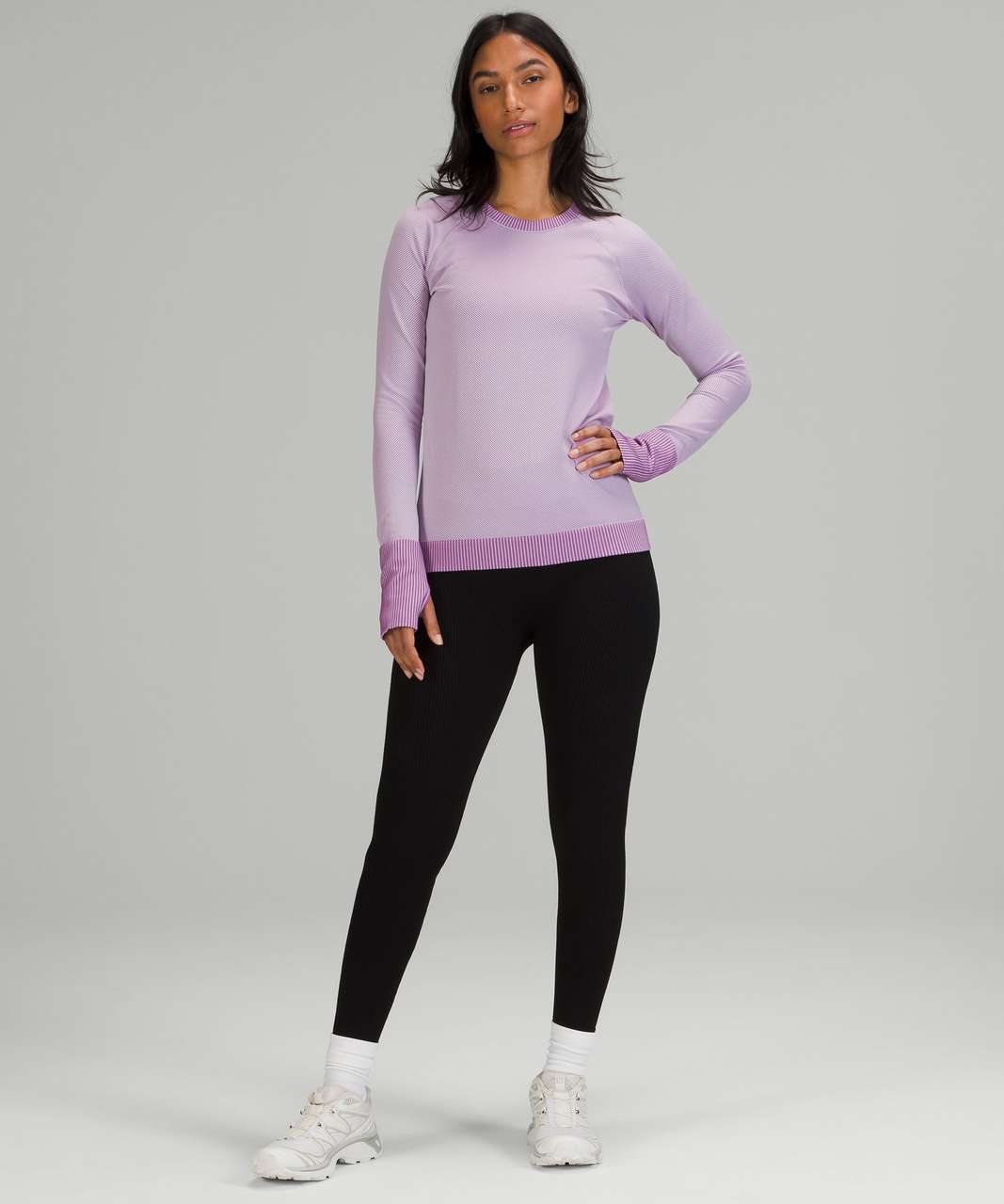 My workouts are always better when I match 💁🏻‍♀️💜 Wearing my favorite  shade of purple from Lululemon Lavender Dusk!Lavender Dusk Restless  Pullover and LL Energy Bra, Anthracite Airlift Leggings from Alo Yoga