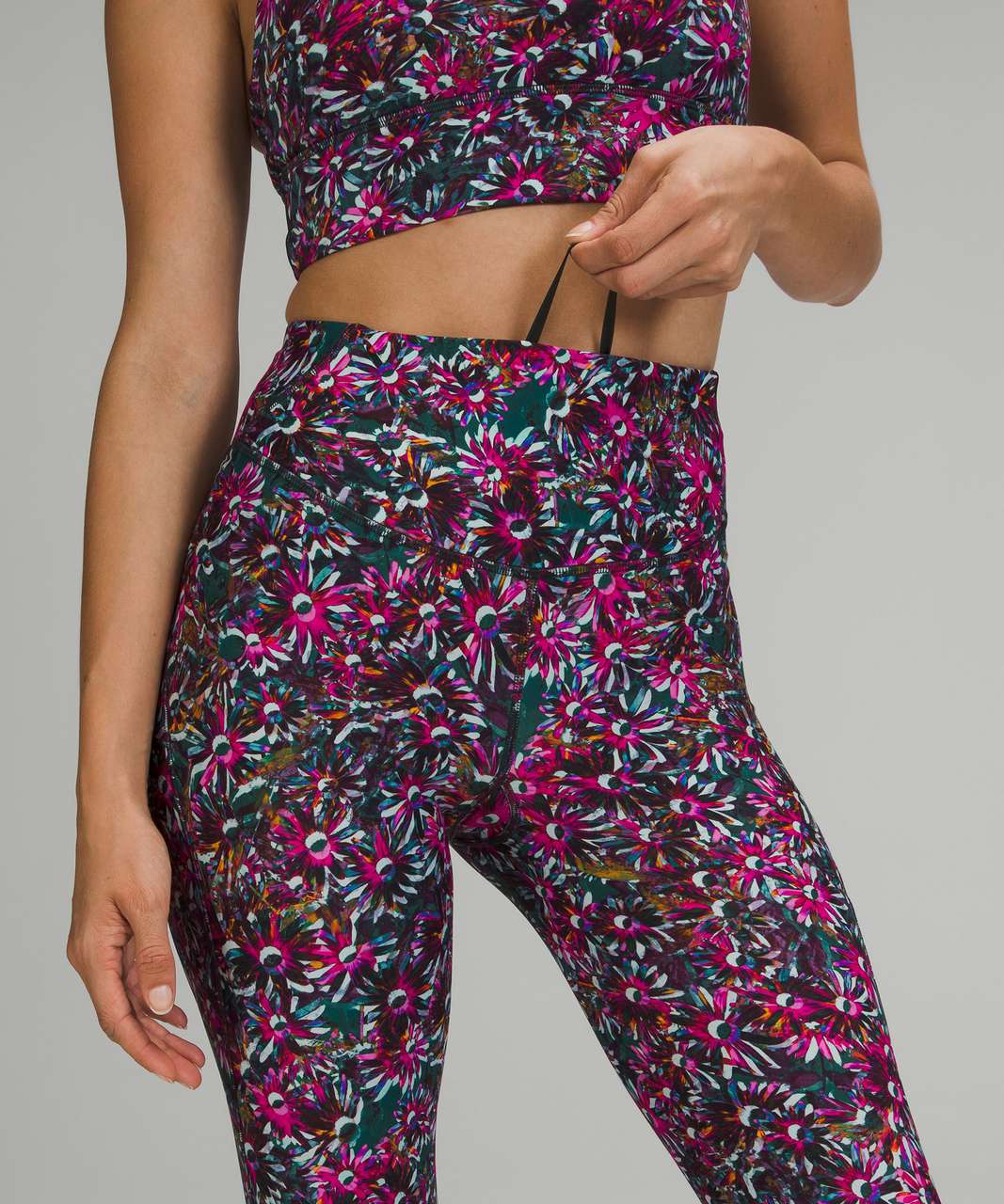 Lululemon Floral High Rise Leggings NWT- Size 4 (Inseam 25) – The Saved  Collection