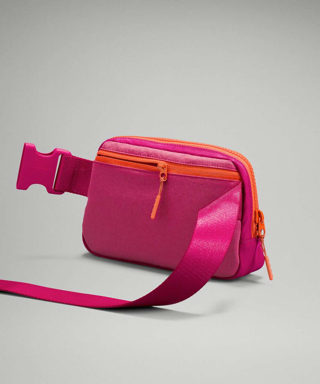 NWOT Lululemon pink belt bag  Pink belt, Belt bag, Clothes design