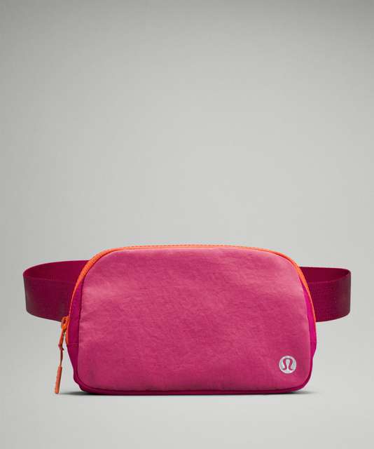 Stylish Lululemon Belt Bag in Raspberry Cream