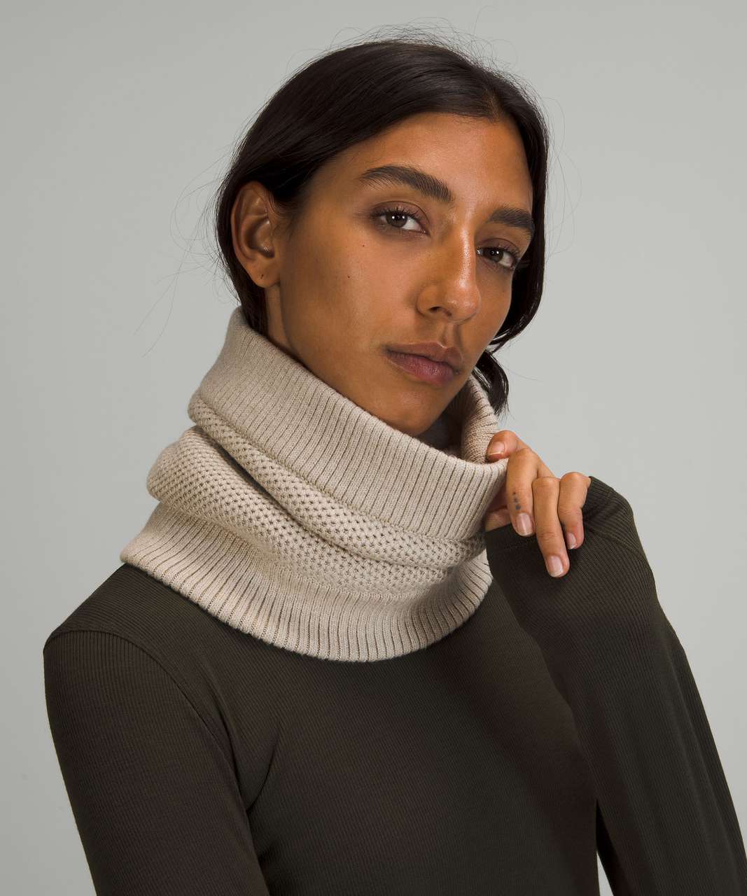 Make it in 1-hour neckwarmer, easy beginner-friendly knit pattern