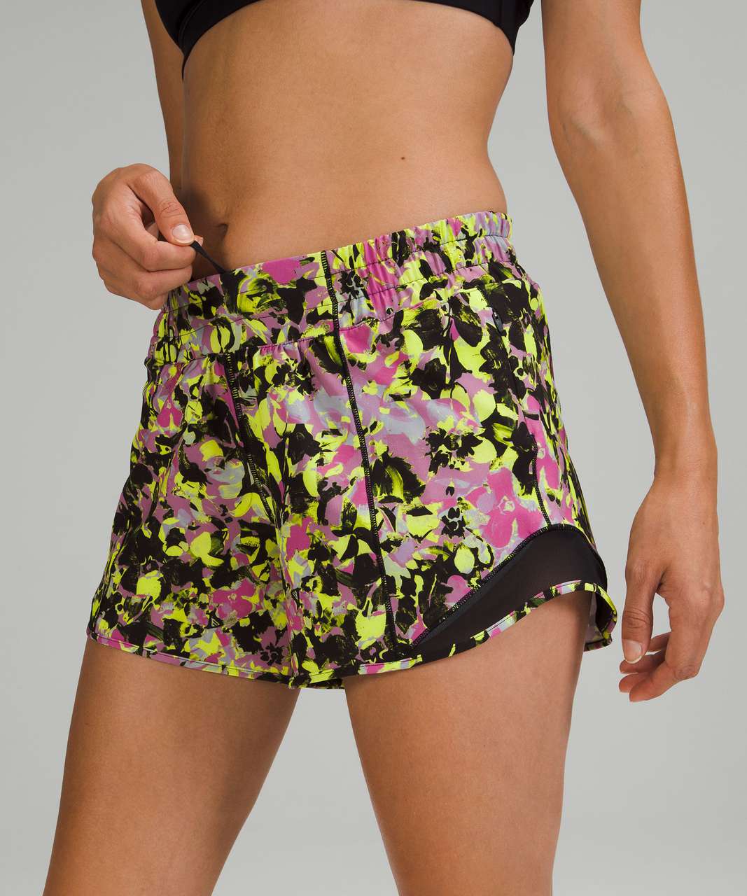 Lululemon Hotty Hot Low-Rise Lined Short 4 - Inflected Highlight