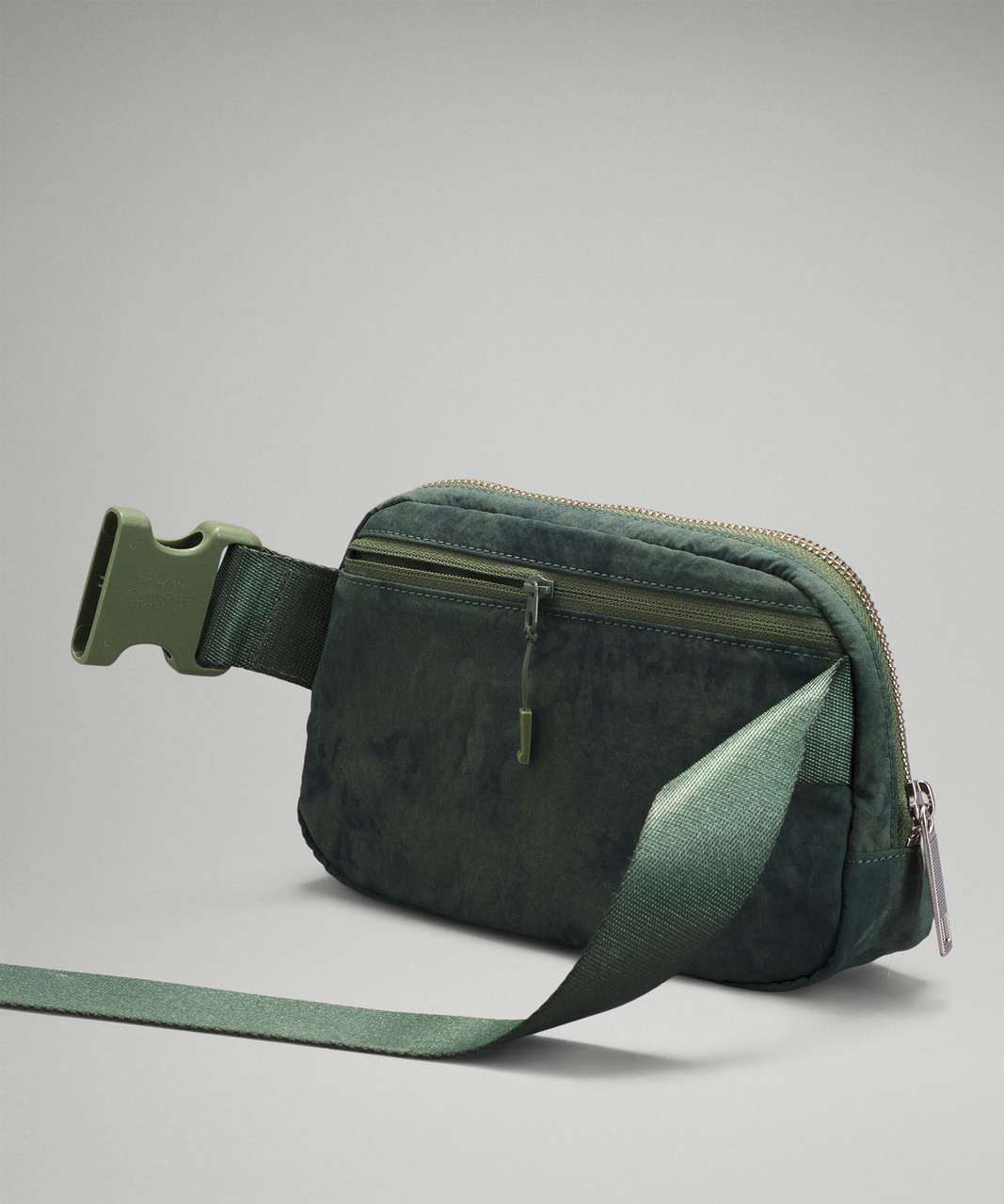 Lululemon Everywhere Belt Bag - Aquila Green Twill Multi