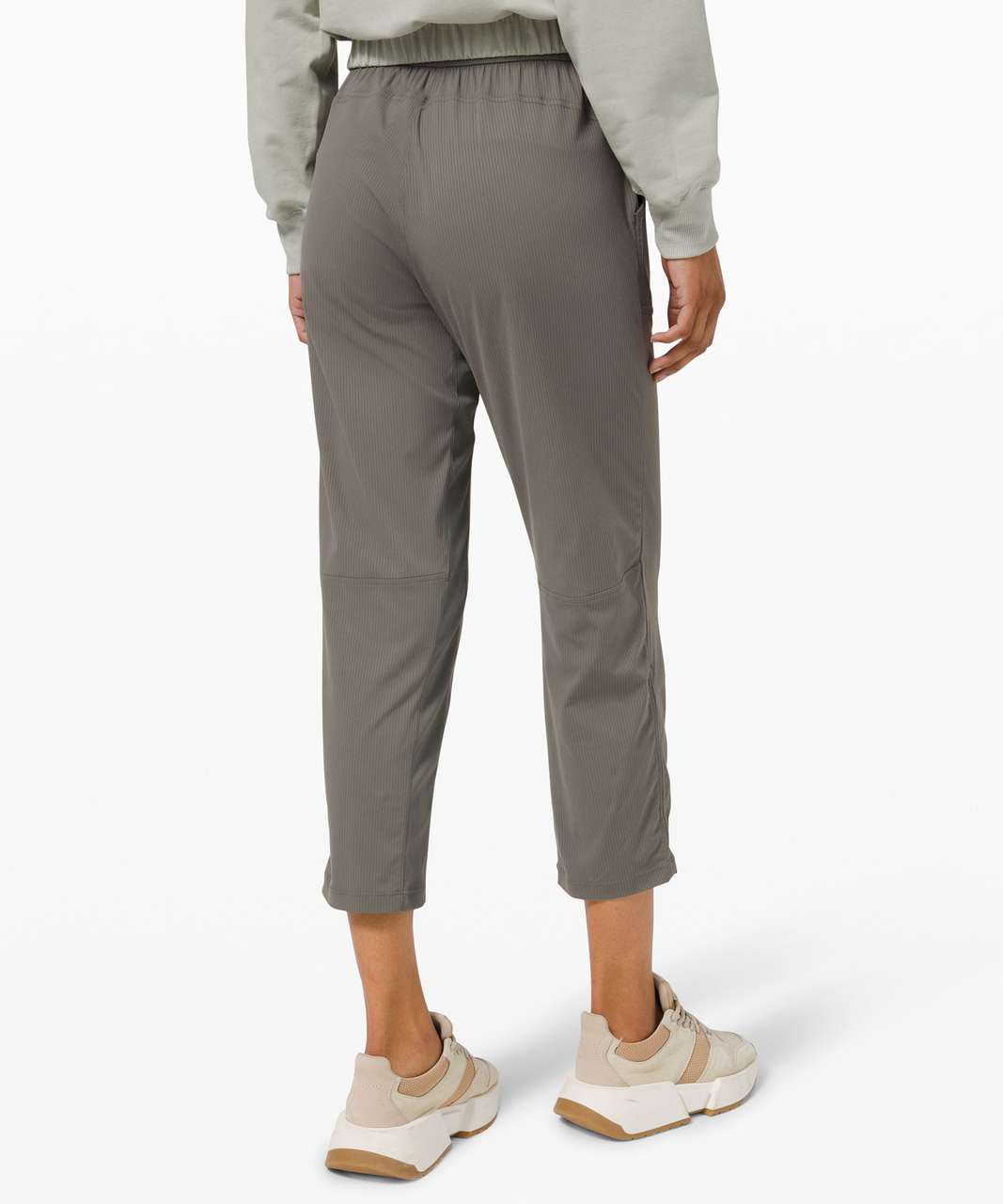 Lululemon Beyond the Studio Lined Cropped - Athletic apparel