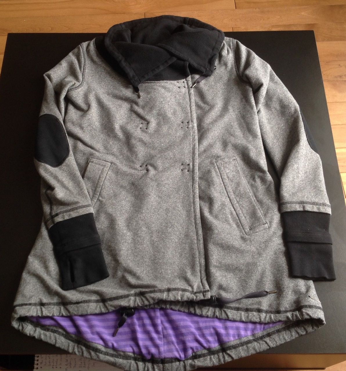 Lululemon Gratitude Wrap - Static Charcoal / Purple Lining