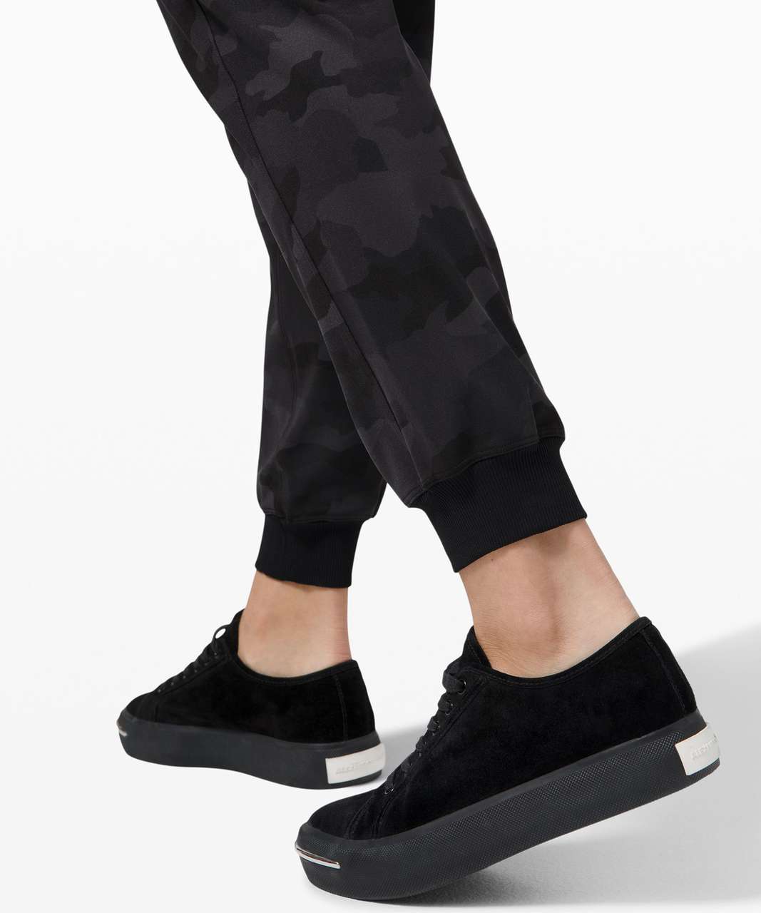 Lululemon Lululemon On the Fly Jogger Luxtreme Heritage Black Camo $11