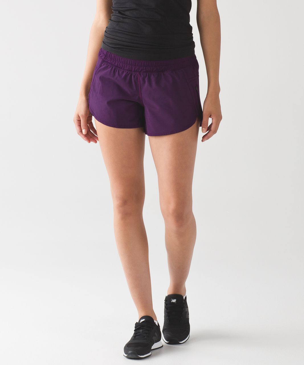 Lululemon Tracker Short IV - Darkest Magenta