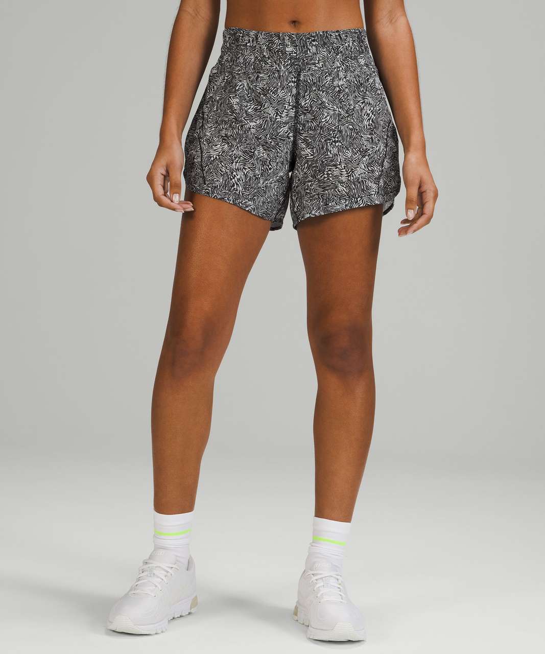 Lululemon Track That Mid-Rise Lined Short 5" - Offbeat Alpine White Black