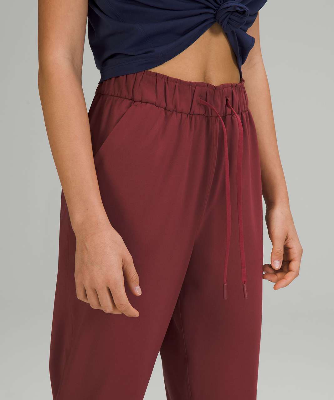 Lululemon Size 10 Align HR Crop 21 Mulled Wine MLWI Pant Buttery