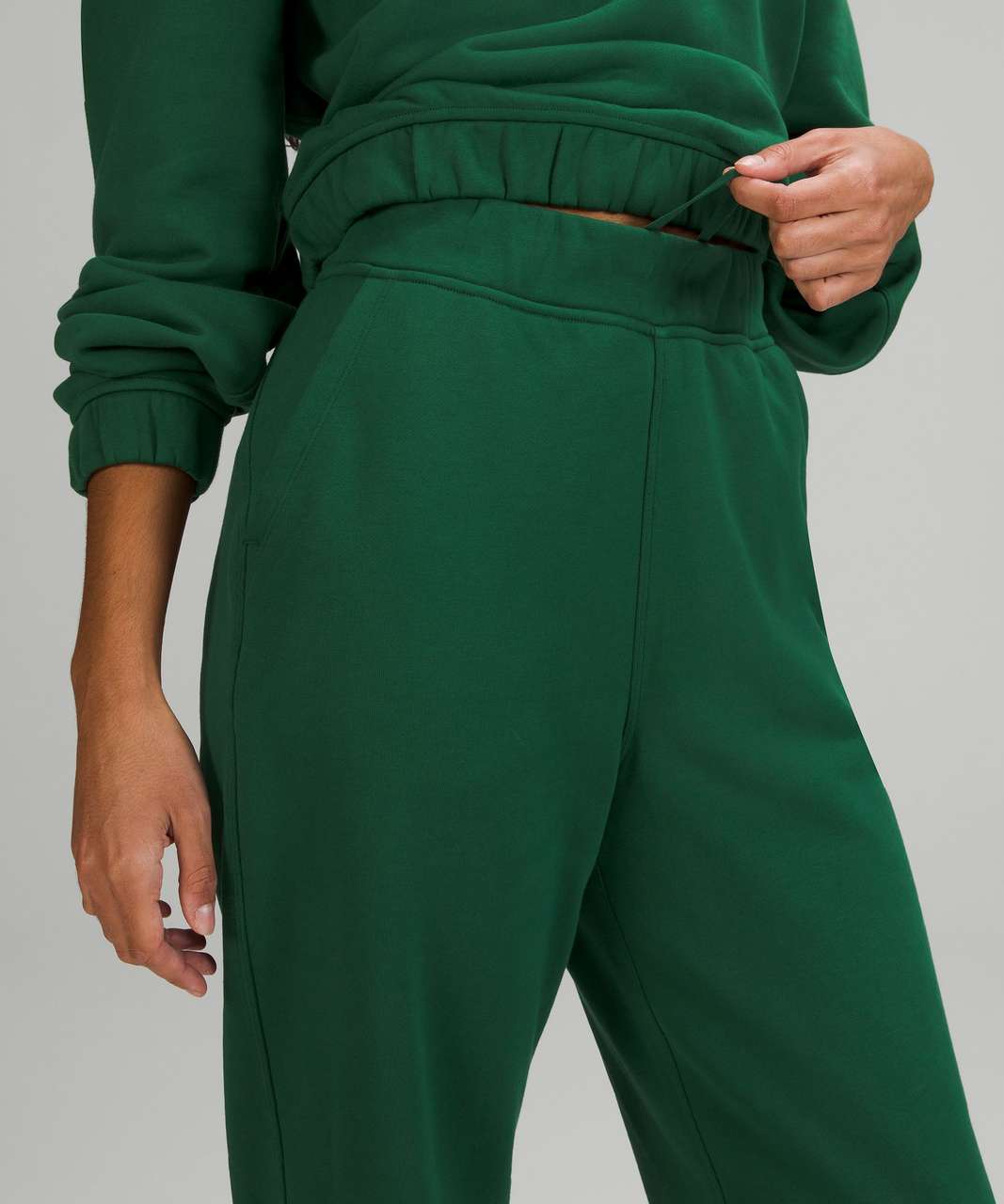 Lululemon Relaxed High-Rise Jogger - Everglade Green - lulu fanatics