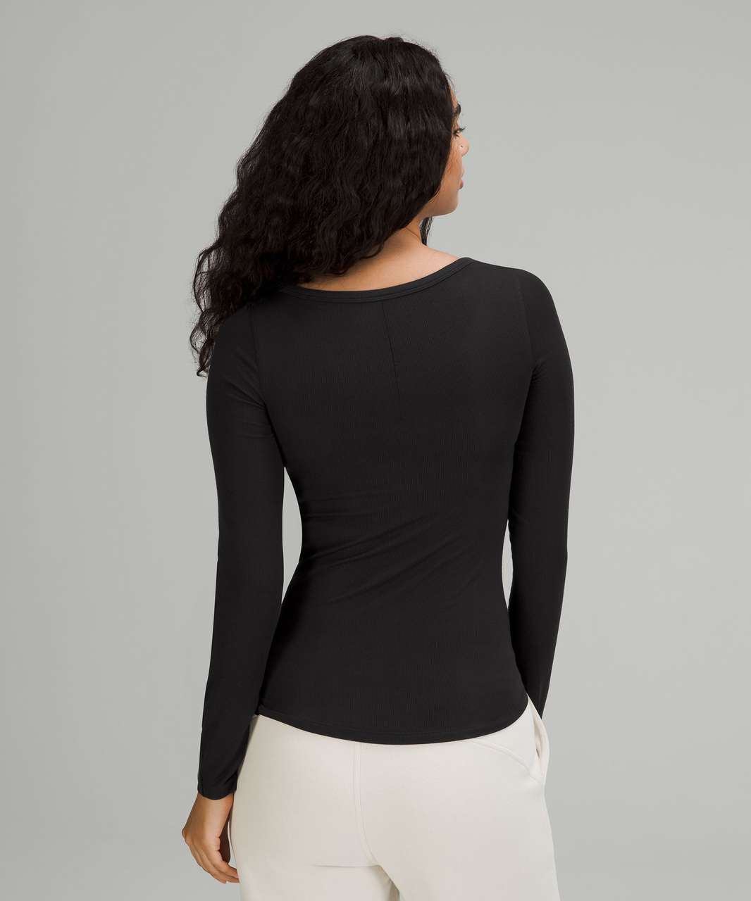 Lululemon Keyhole T-Shirt with Tight Fit - Black Guam