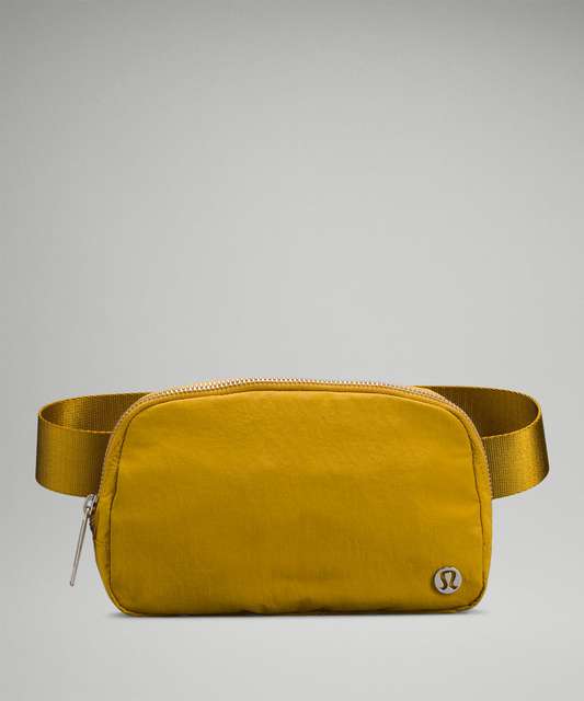  Lululemon Everywhere Belt Bag 1L (Neo Mint)